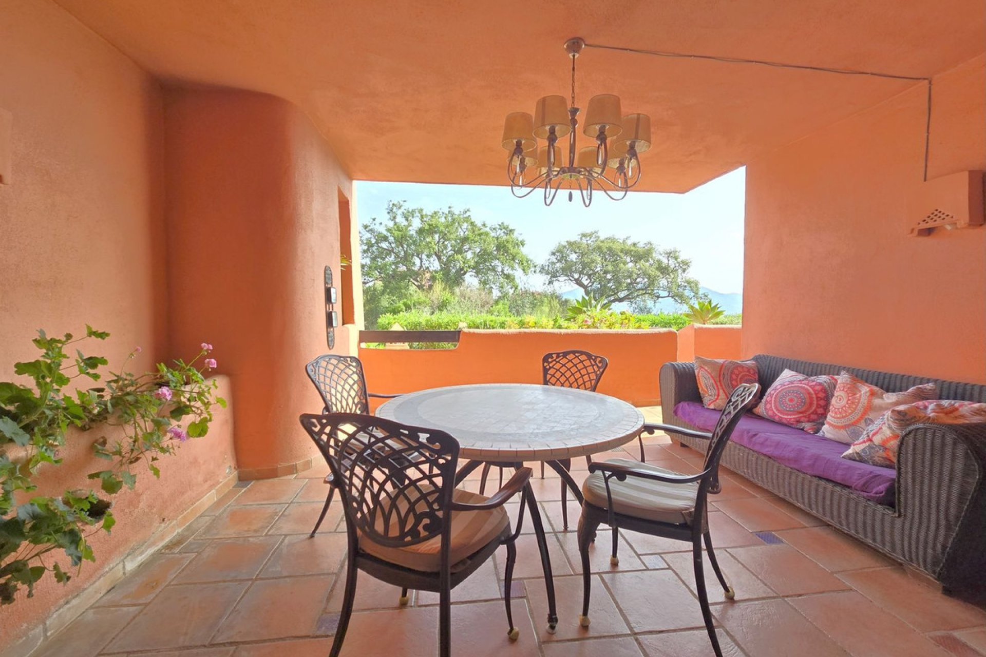 Resale - Ground floor apartment - Marbella - La Mairena