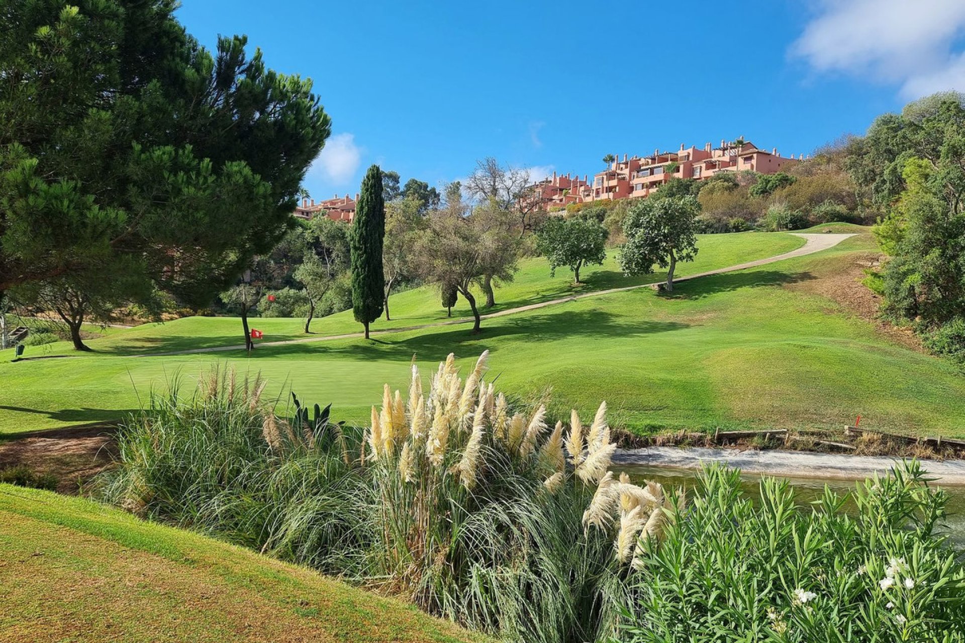 Resale - Ground floor apartment - Marbella - La Mairena