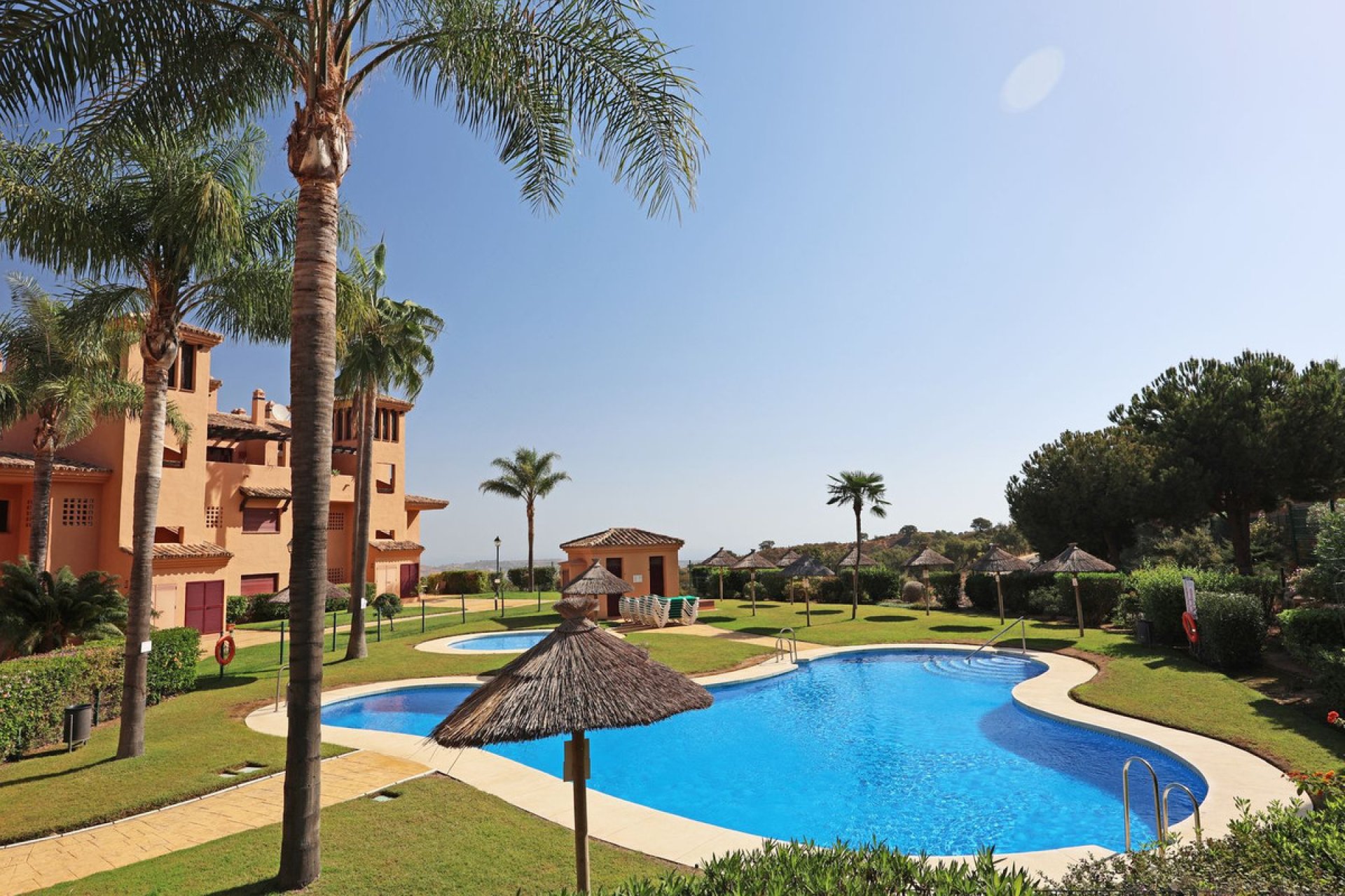 Resale - Ground floor apartment - Marbella - La Mairena