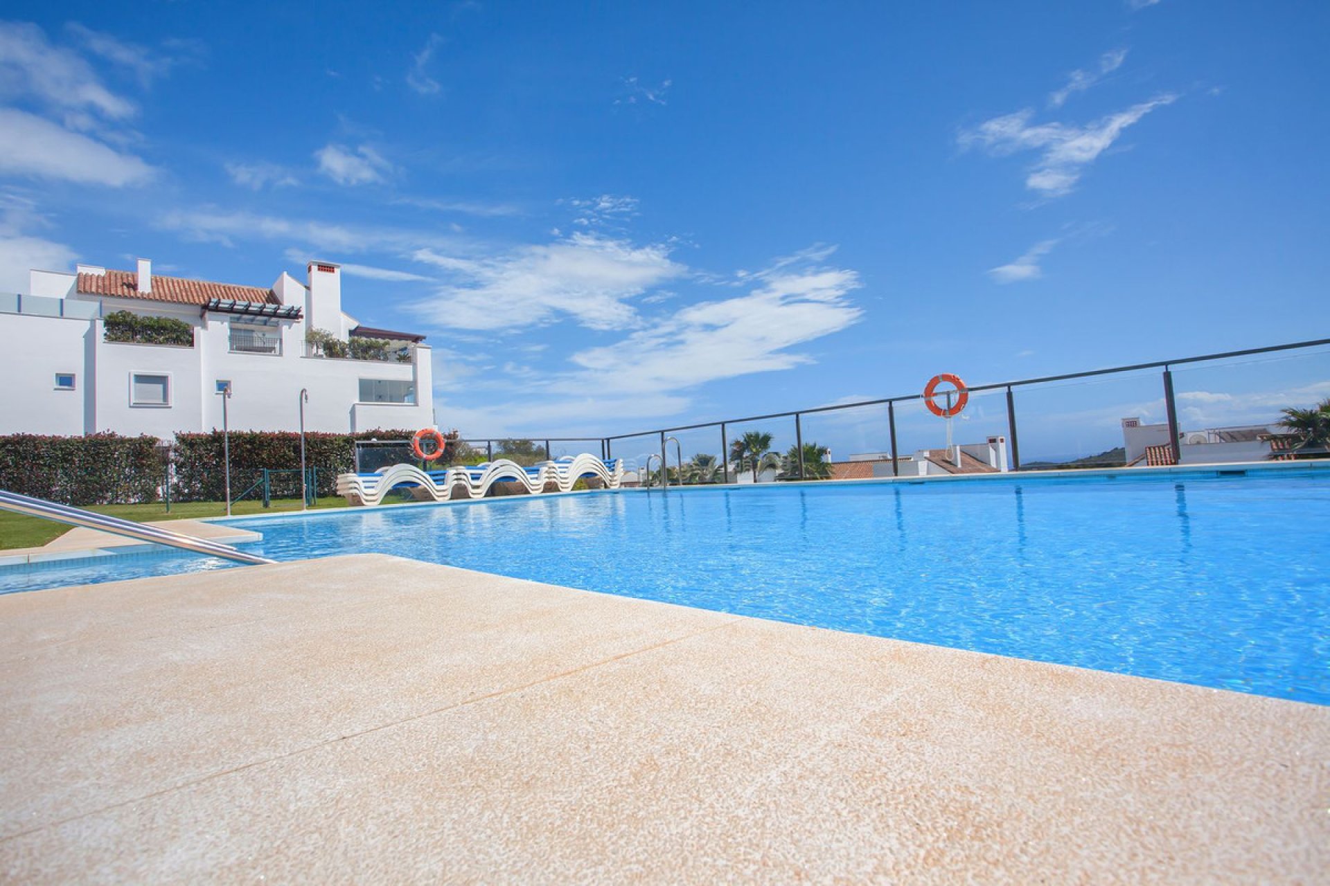 Resale - Ground floor apartment - Marbella - La Mairena