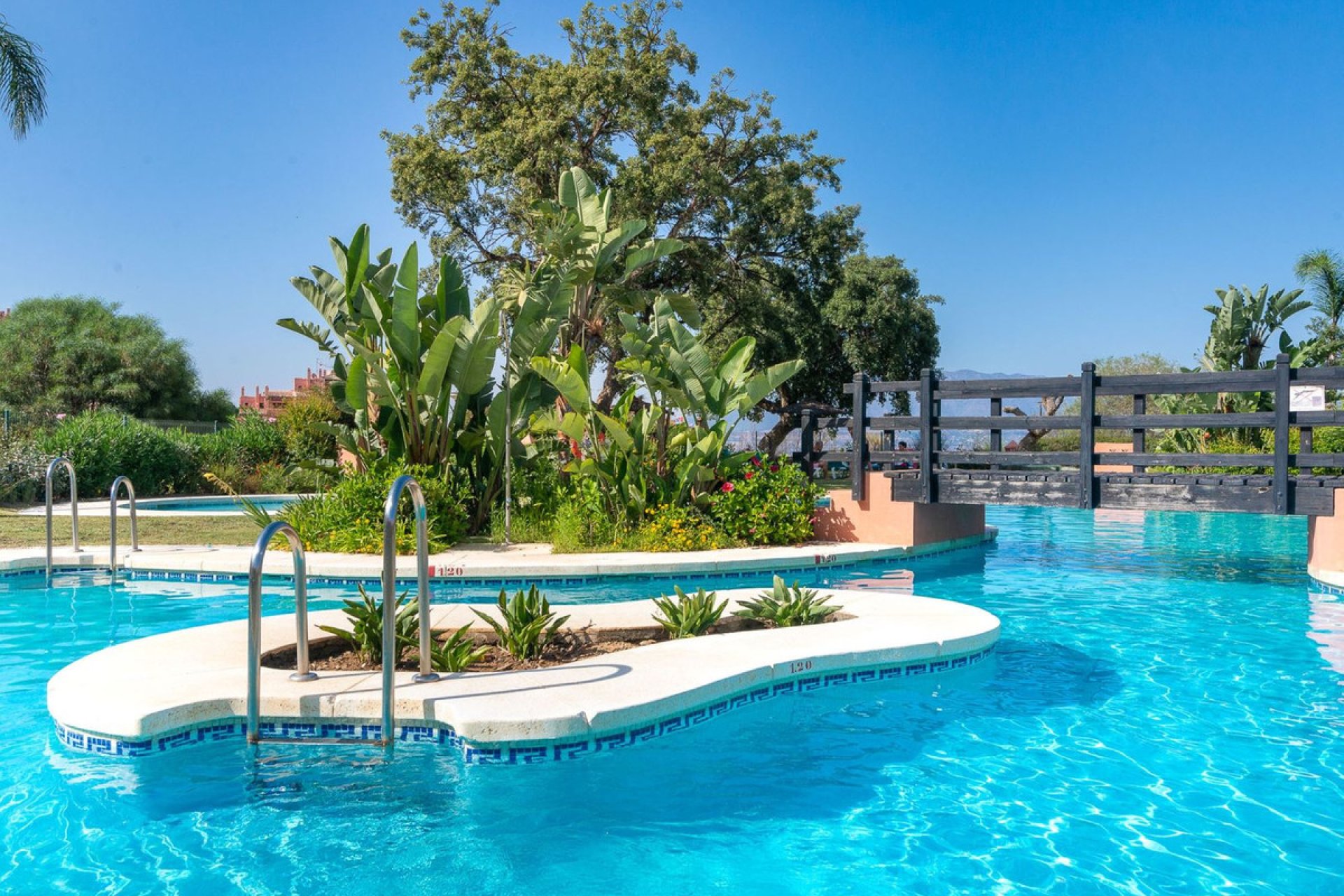 Resale - Ground floor apartment - Marbella - La Mairena