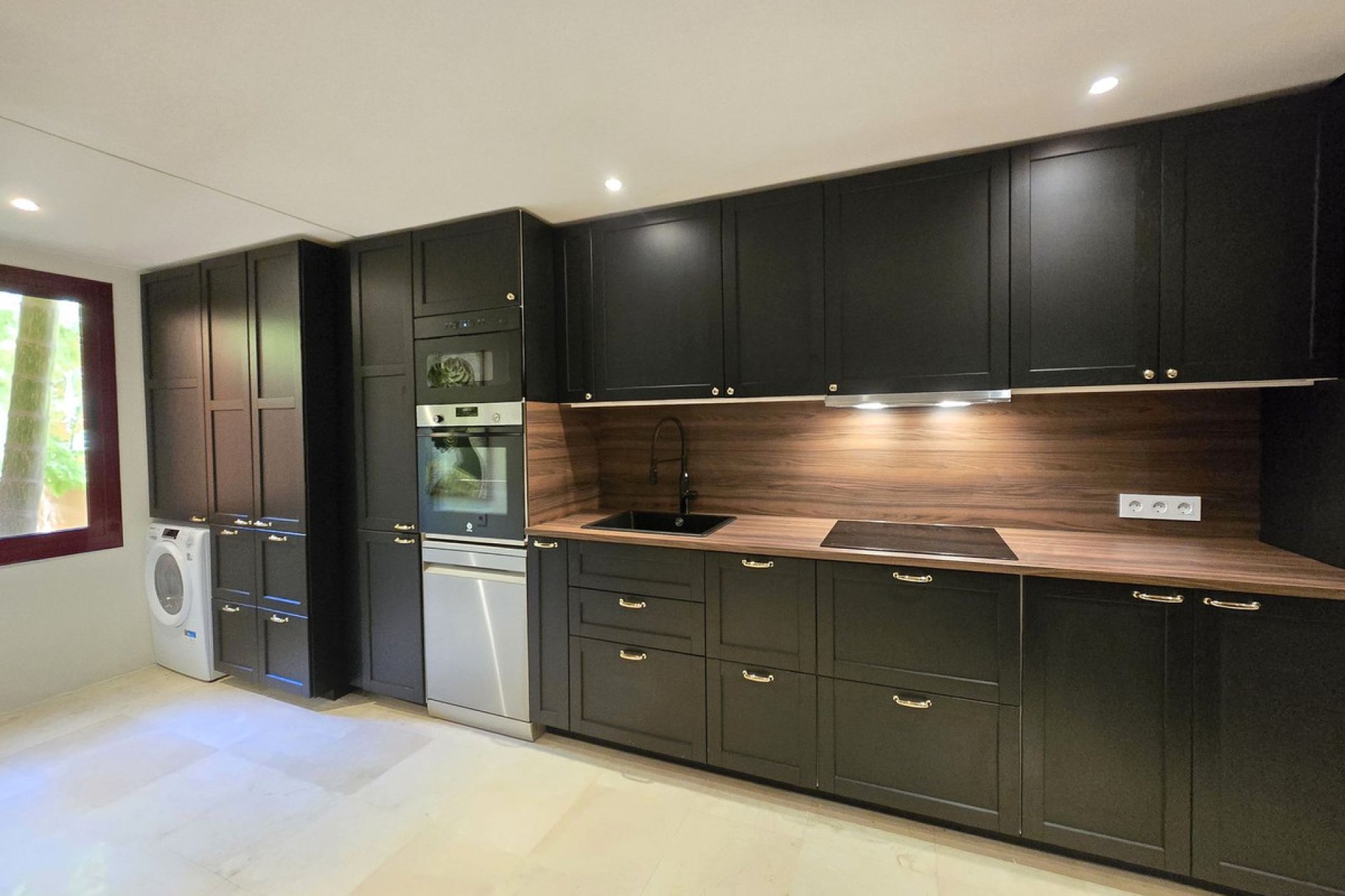 Resale - Ground floor apartment - Marbella - La Mairena