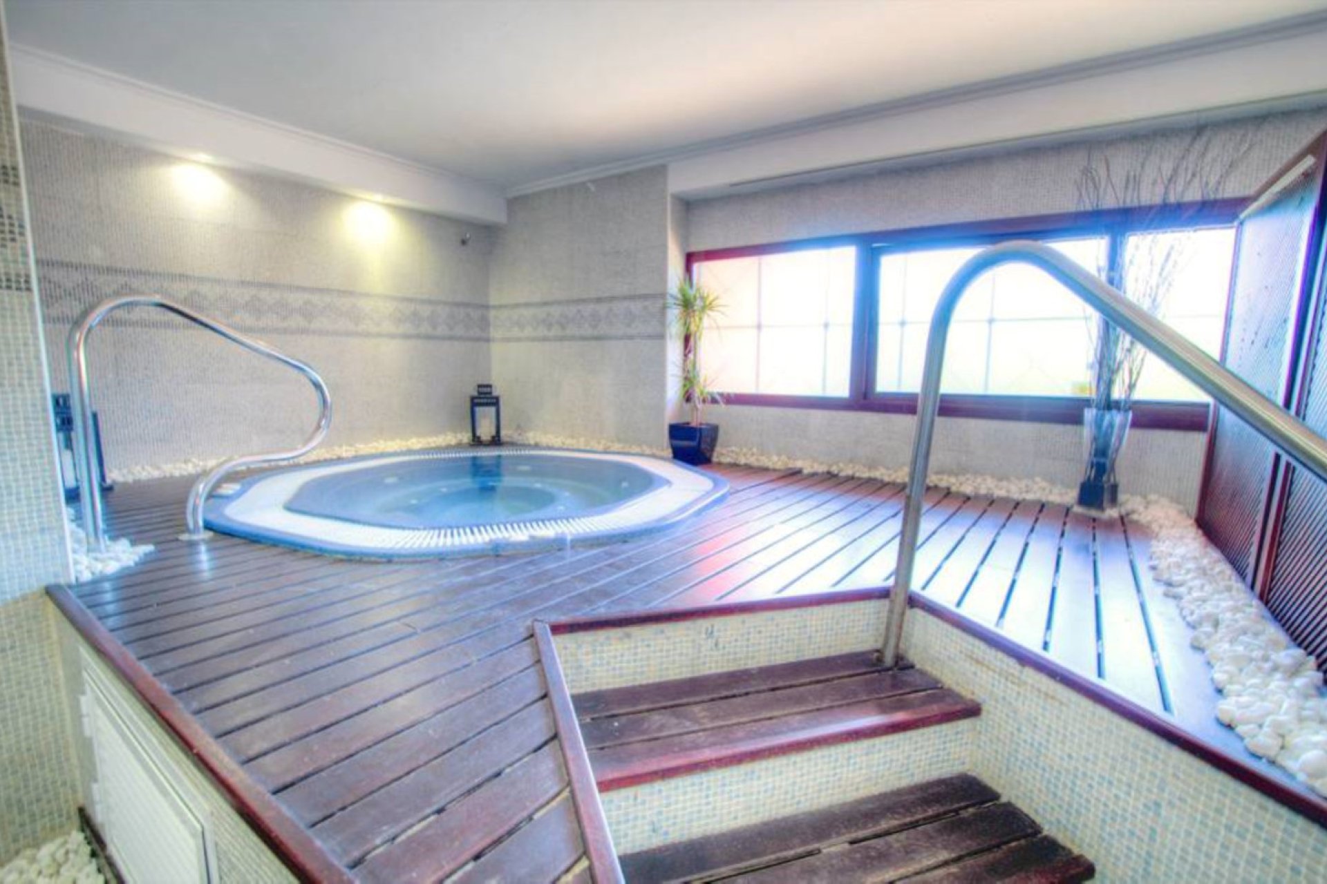 Resale - Ground floor apartment - Marbella - La Mairena