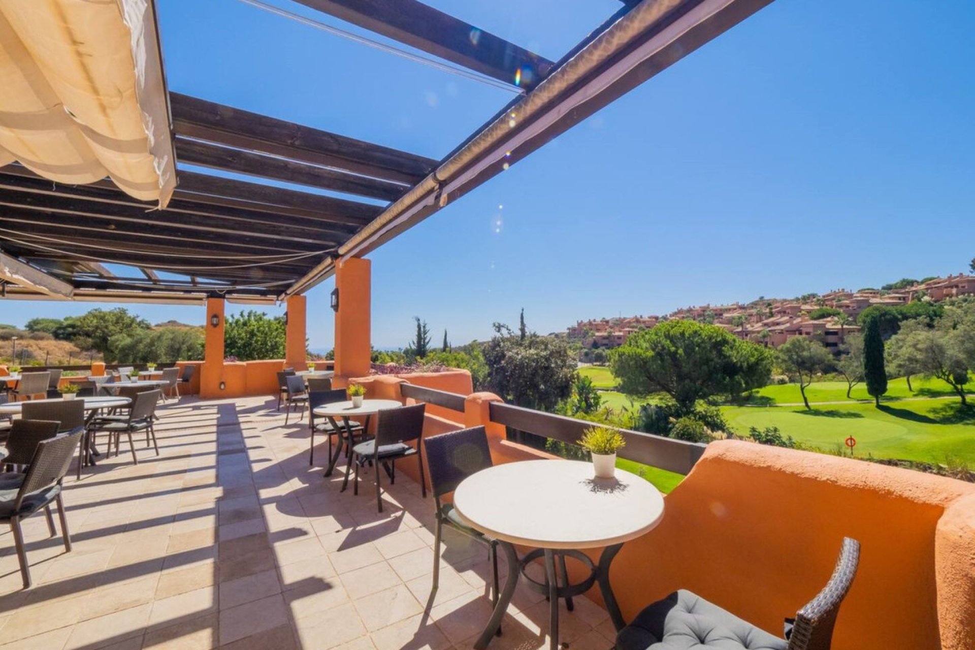 Resale - Ground floor apartment - Marbella - La Mairena