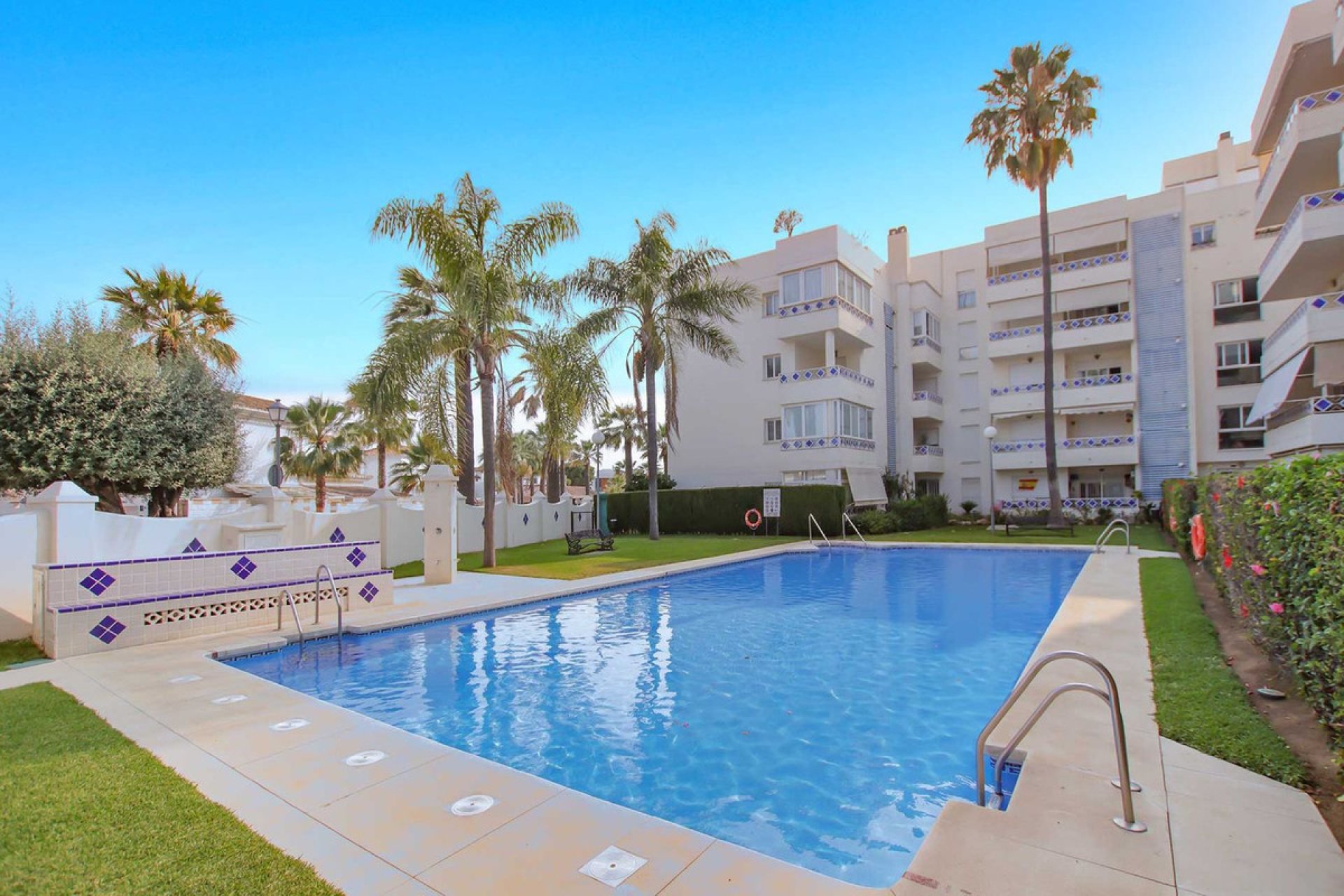 Resale - Ground floor apartment - Marbella - Las Chapas