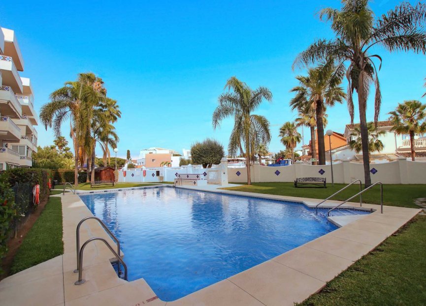 Resale - Ground floor apartment - Marbella - Las Chapas