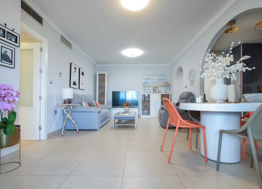 Resale - Ground floor apartment - Marbella - Las Chapas