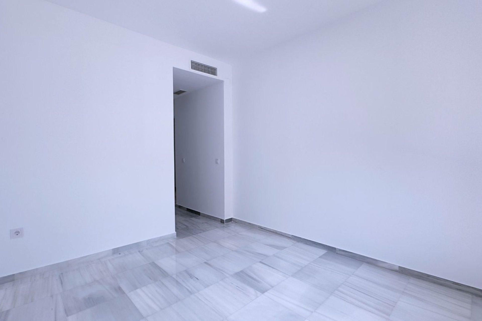 Resale - Ground floor apartment - Marbella - Marbella Centro