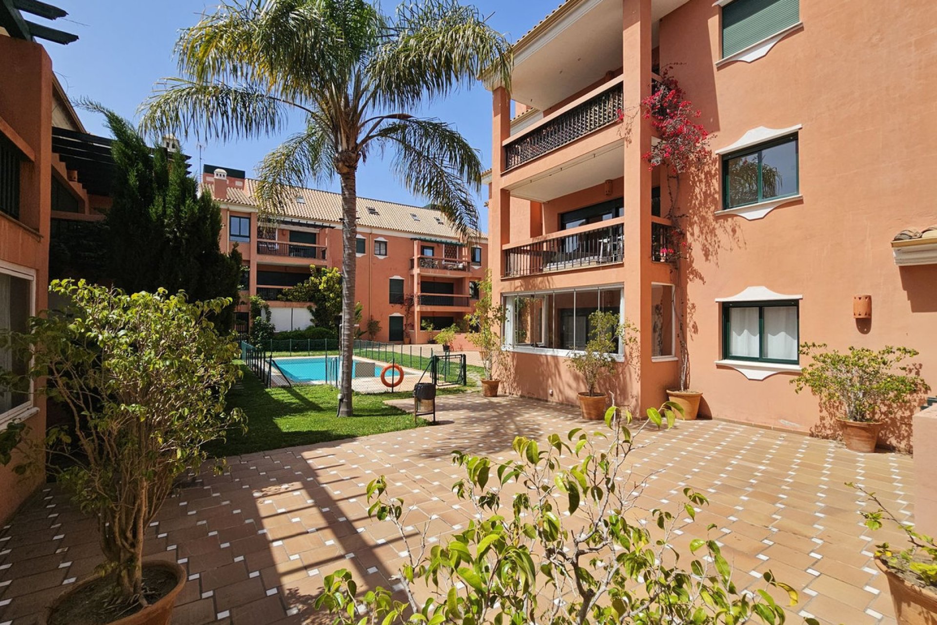 Resale - Ground floor apartment - Marbella - Marbesa