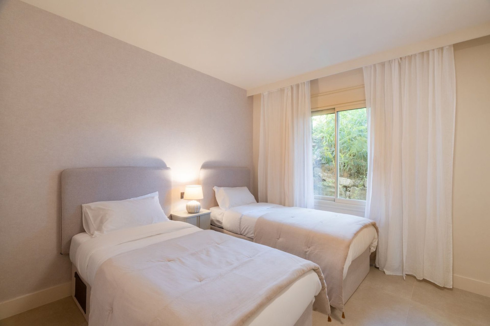 Resale - Ground floor apartment - Marbella - Nueva Andalucia