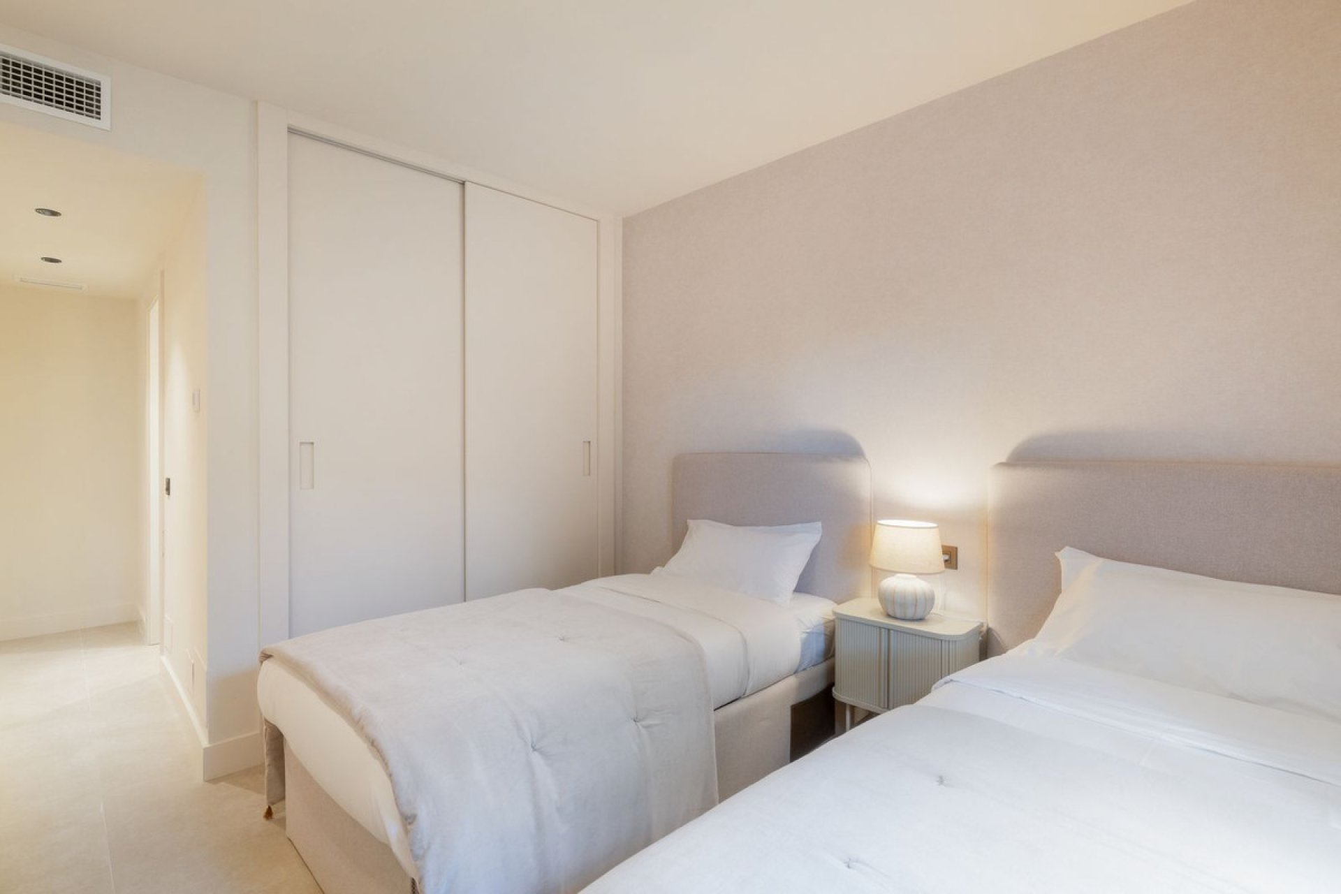 Resale - Ground floor apartment - Marbella - Nueva Andalucia