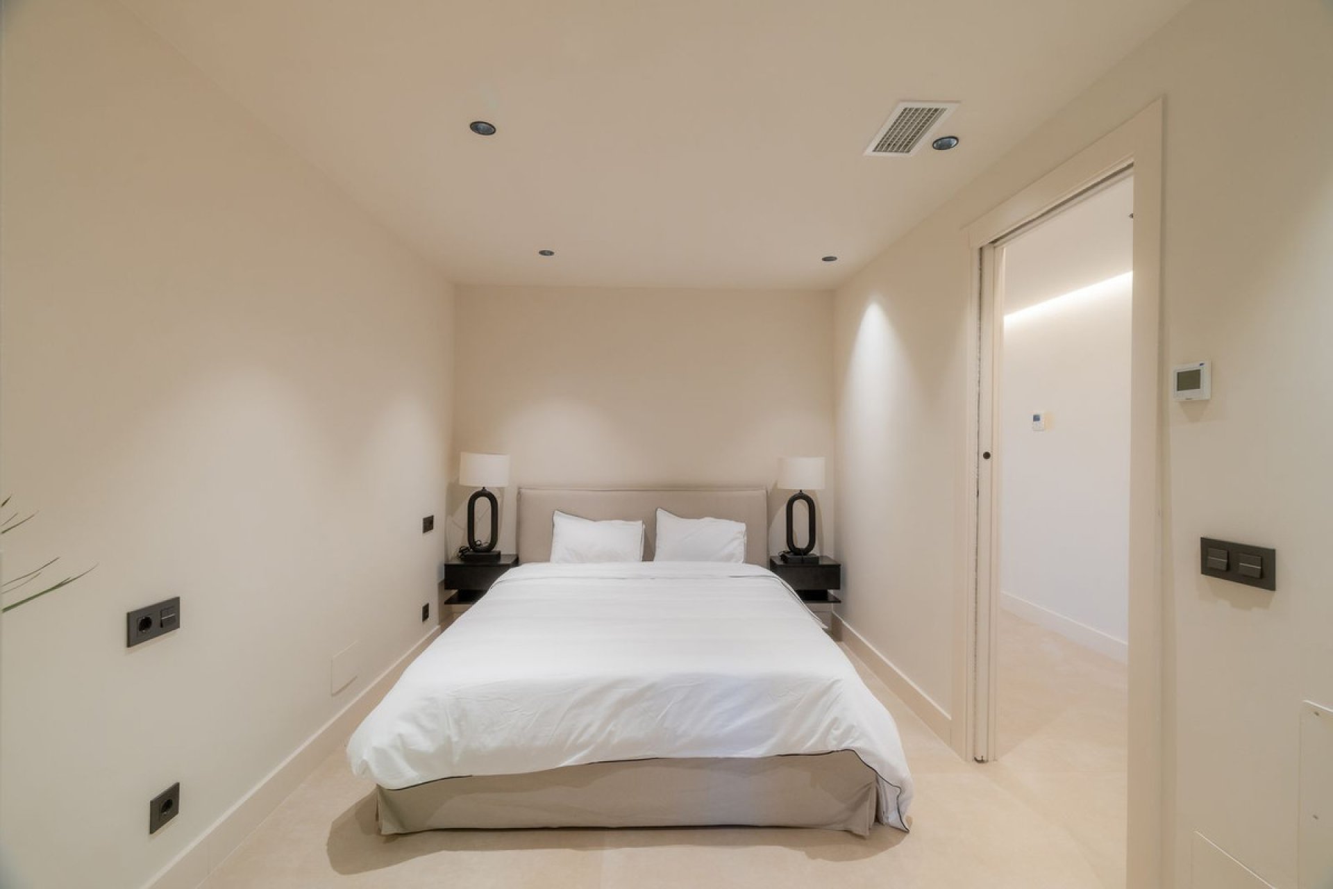 Resale - Ground floor apartment - Marbella - Nueva Andalucia