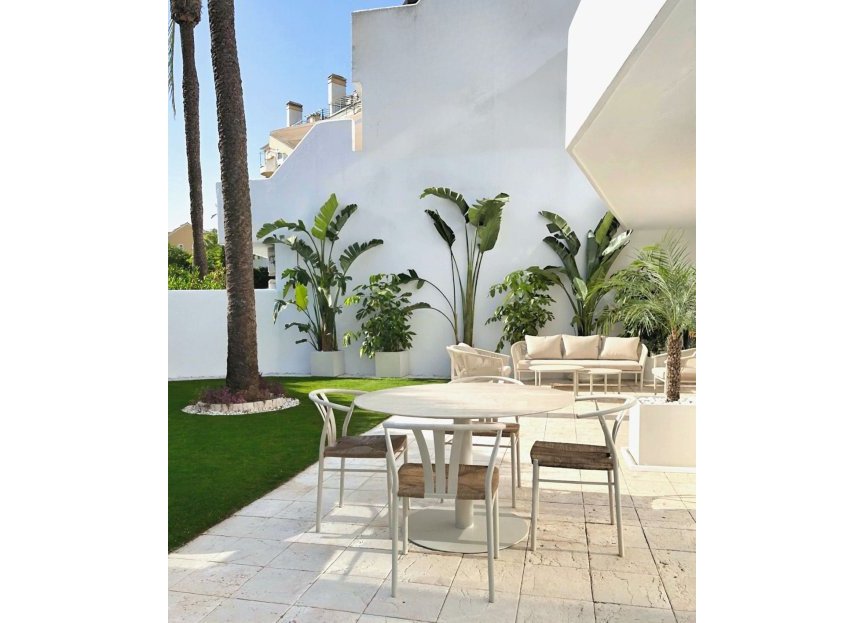 Resale - Ground floor apartment - Marbella - Nueva Andalucia