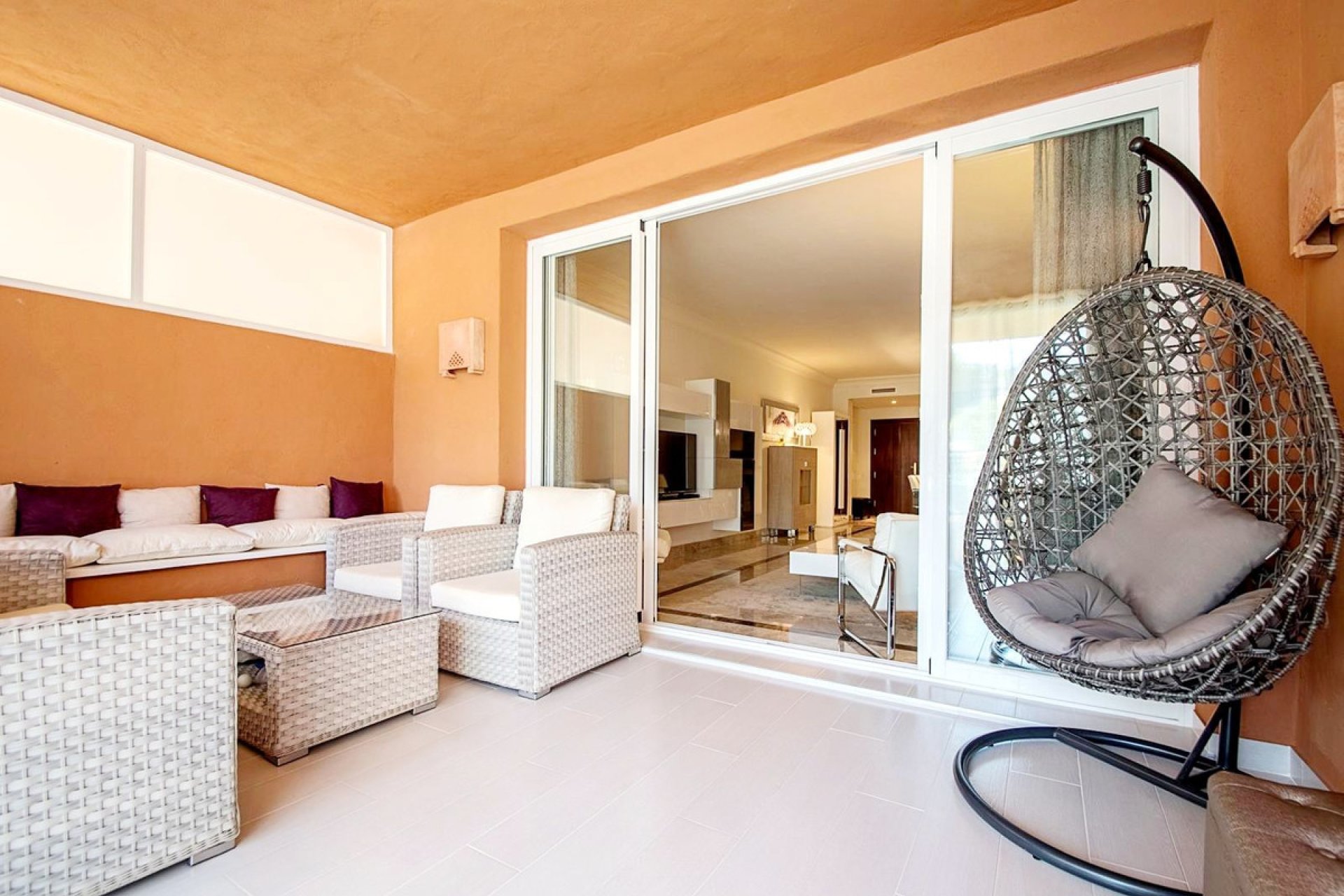 Resale - Ground floor apartment - Marbella - Nueva Andalucia