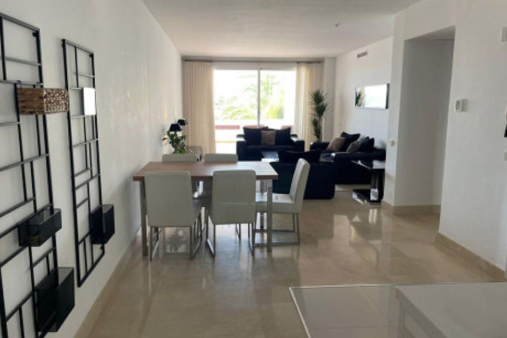Resale - Ground floor apartment - Marbella - Nueva Andalucia