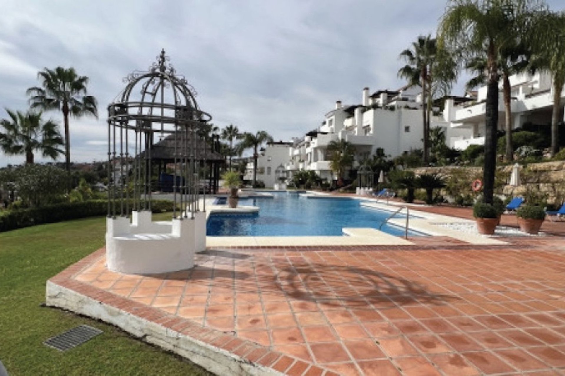 Resale - Ground floor apartment - Marbella - Nueva Andalucia