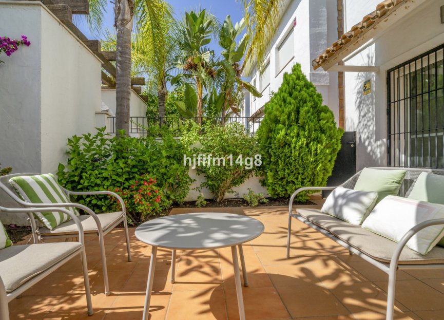 Resale - Ground floor apartment - Marbella - Nueva Andalucia