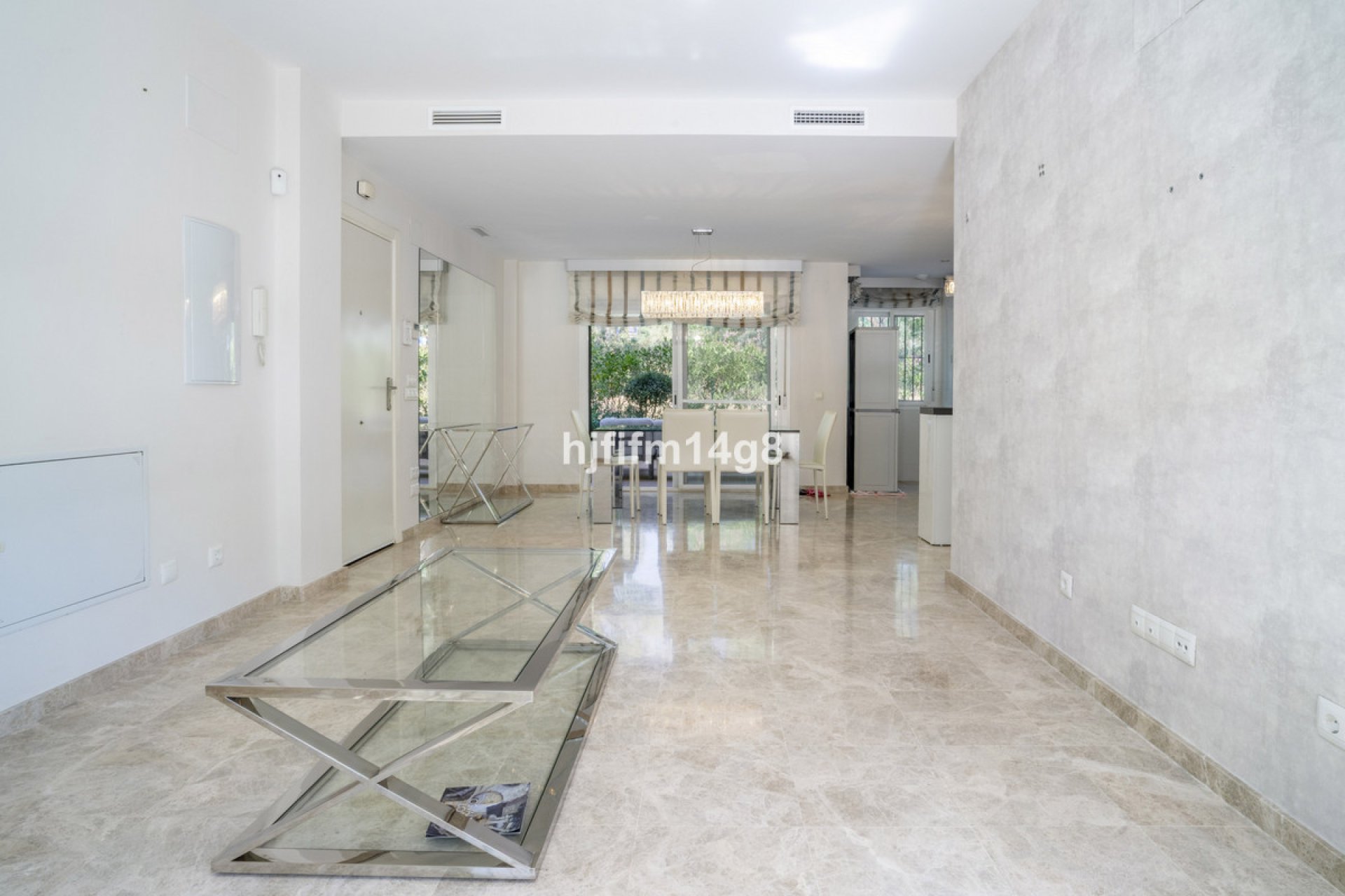 Resale - Ground floor apartment - Marbella - Nueva Andalucia