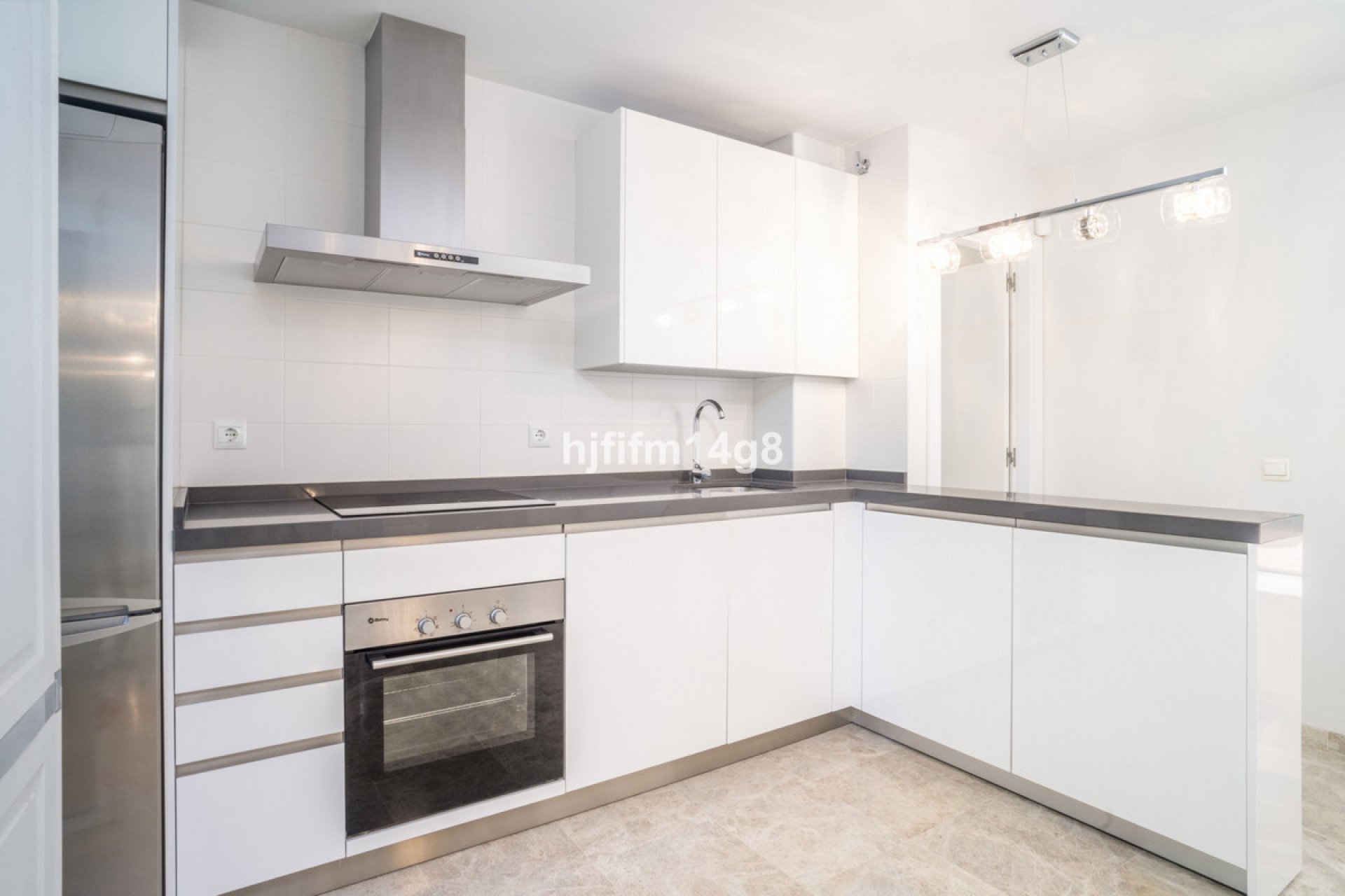 Resale - Ground floor apartment - Marbella - Nueva Andalucia