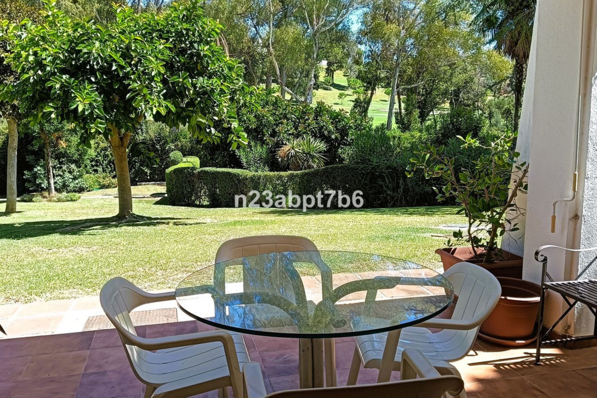 Resale - Ground floor apartment - Marbella - Nueva Andalucia