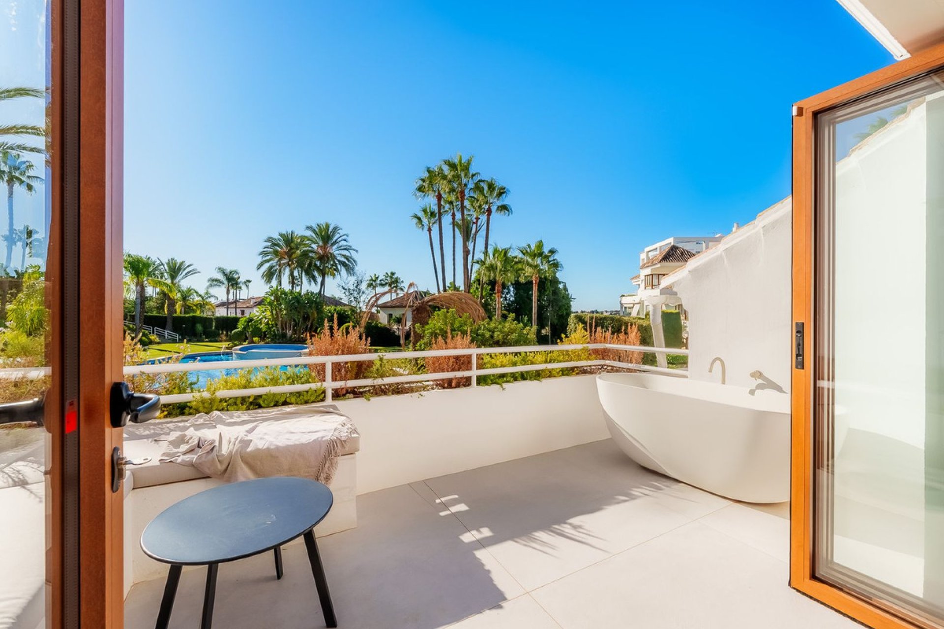 Resale - Ground floor apartment - Marbella - Nueva Andalucia