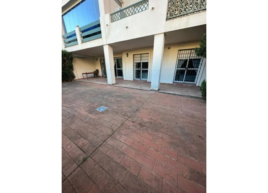 Resale - Ground floor apartment - Marbella - Nueva Andalucia