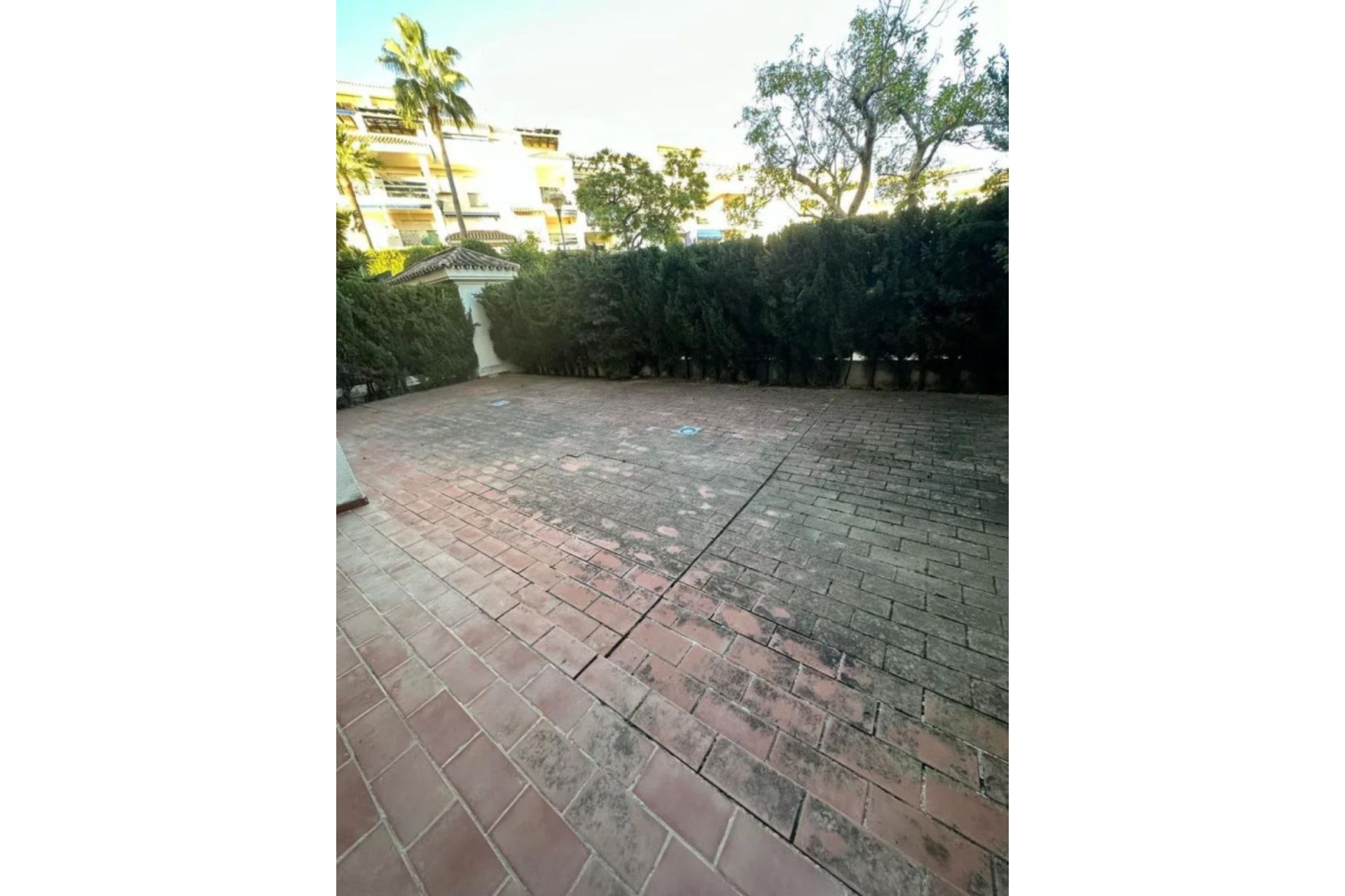 Resale - Ground floor apartment - Marbella - Nueva Andalucia