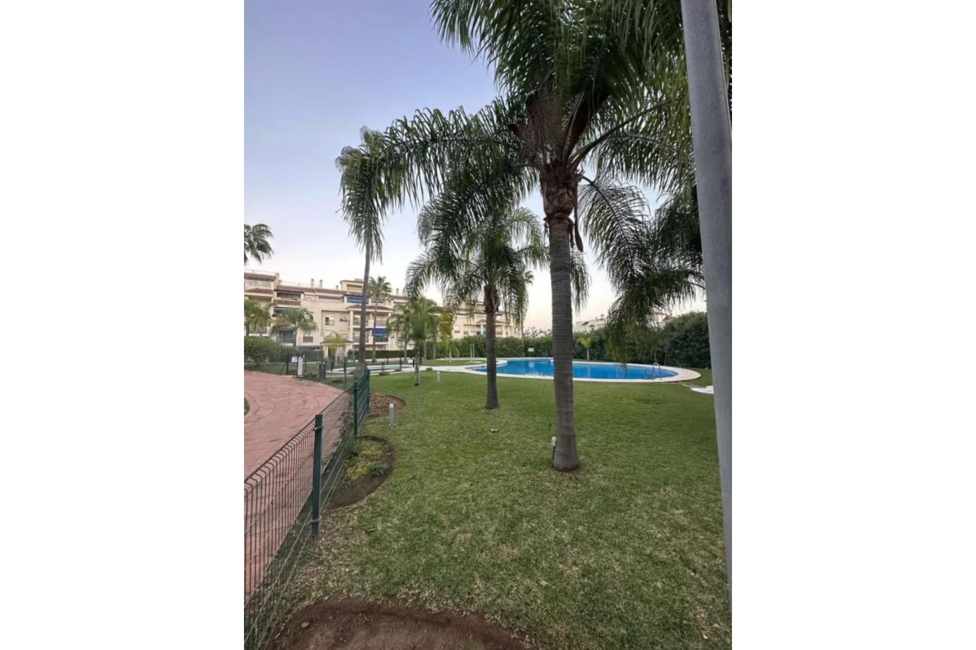 Resale - Ground floor apartment - Marbella - Nueva Andalucia