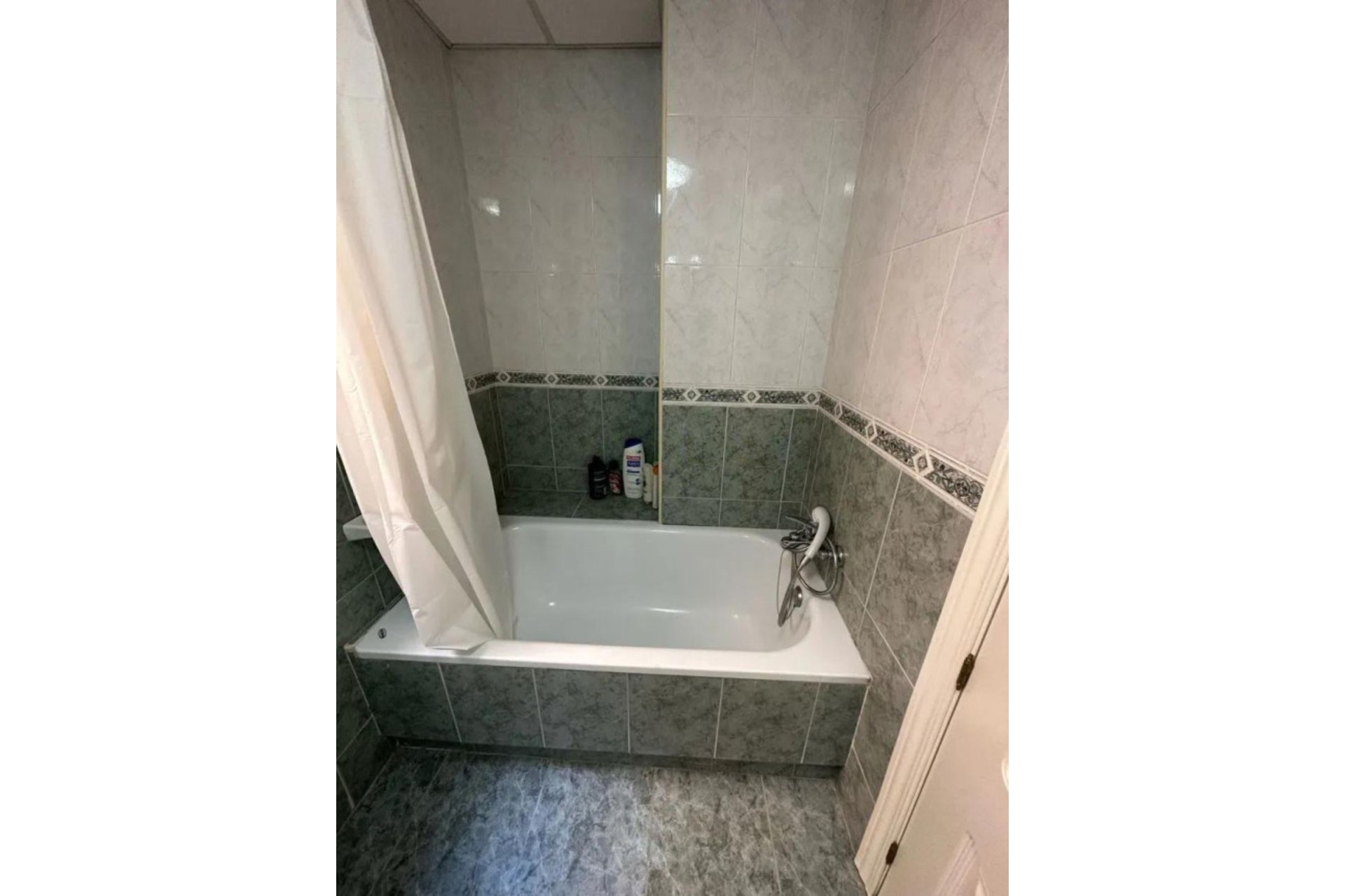 Resale - Ground floor apartment - Marbella - Nueva Andalucia