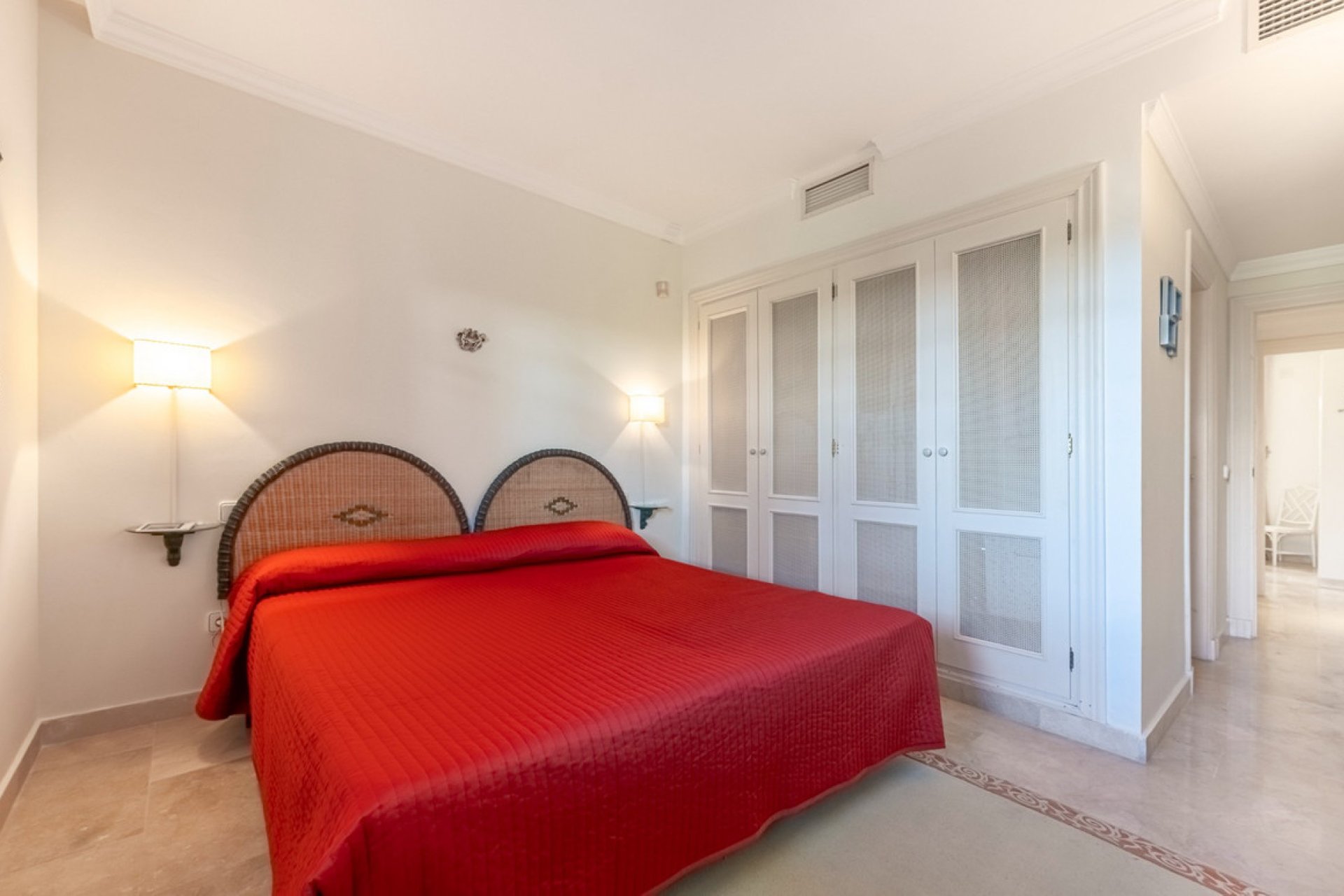 Resale - Ground floor apartment - Marbella - Nueva Andalucia