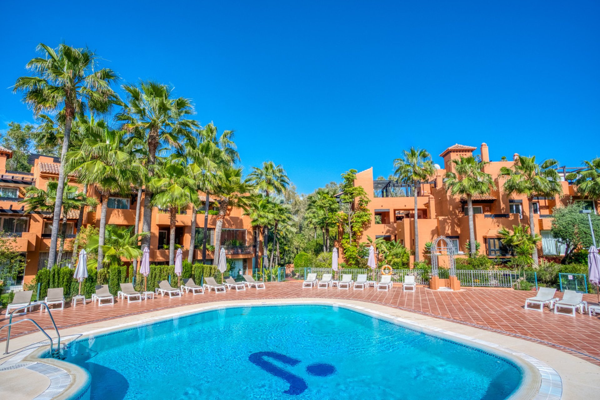 Resale - Ground floor apartment - Marbella - Nueva Andalucia