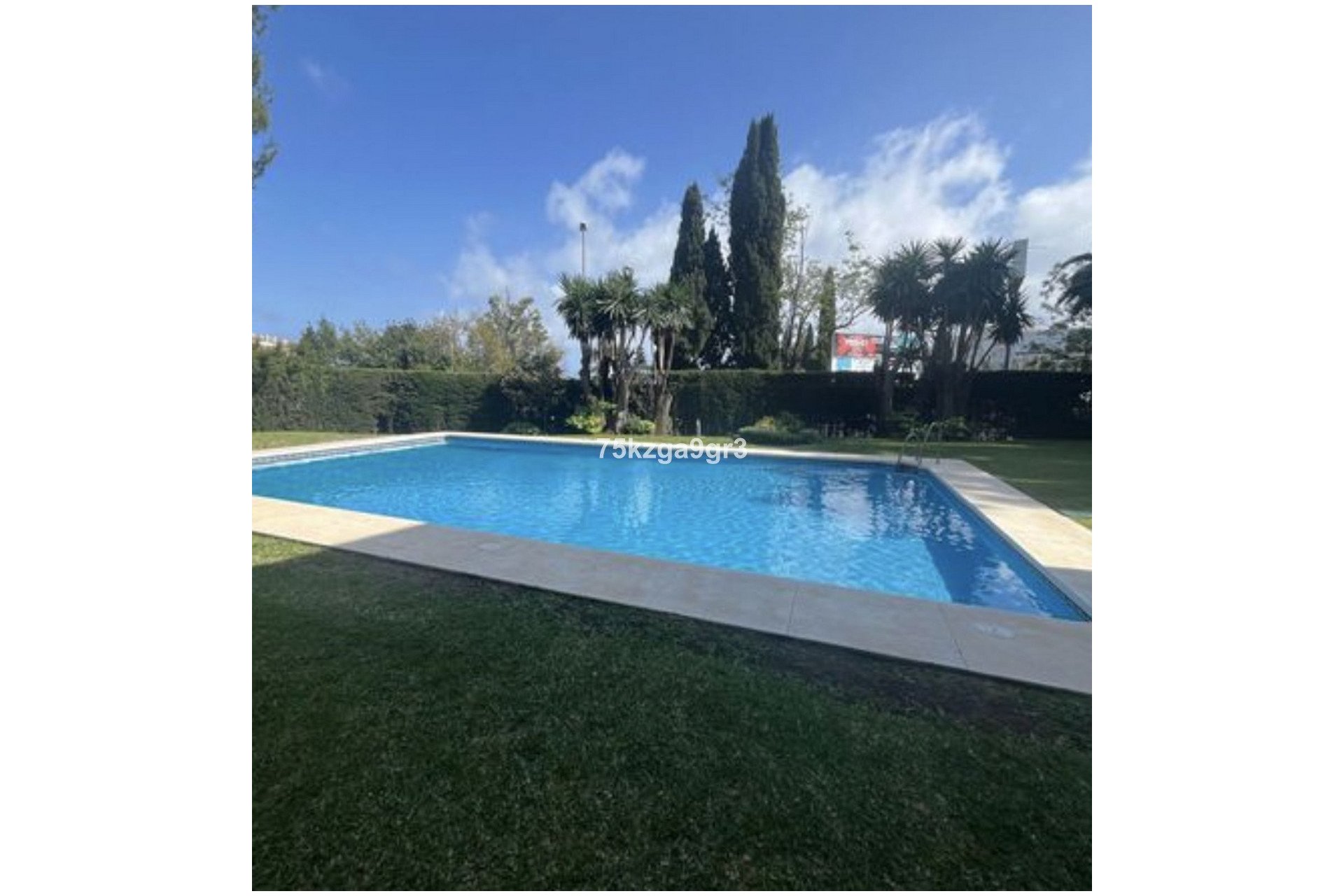 Resale - Ground floor apartment - Marbella - Nueva Andalucia