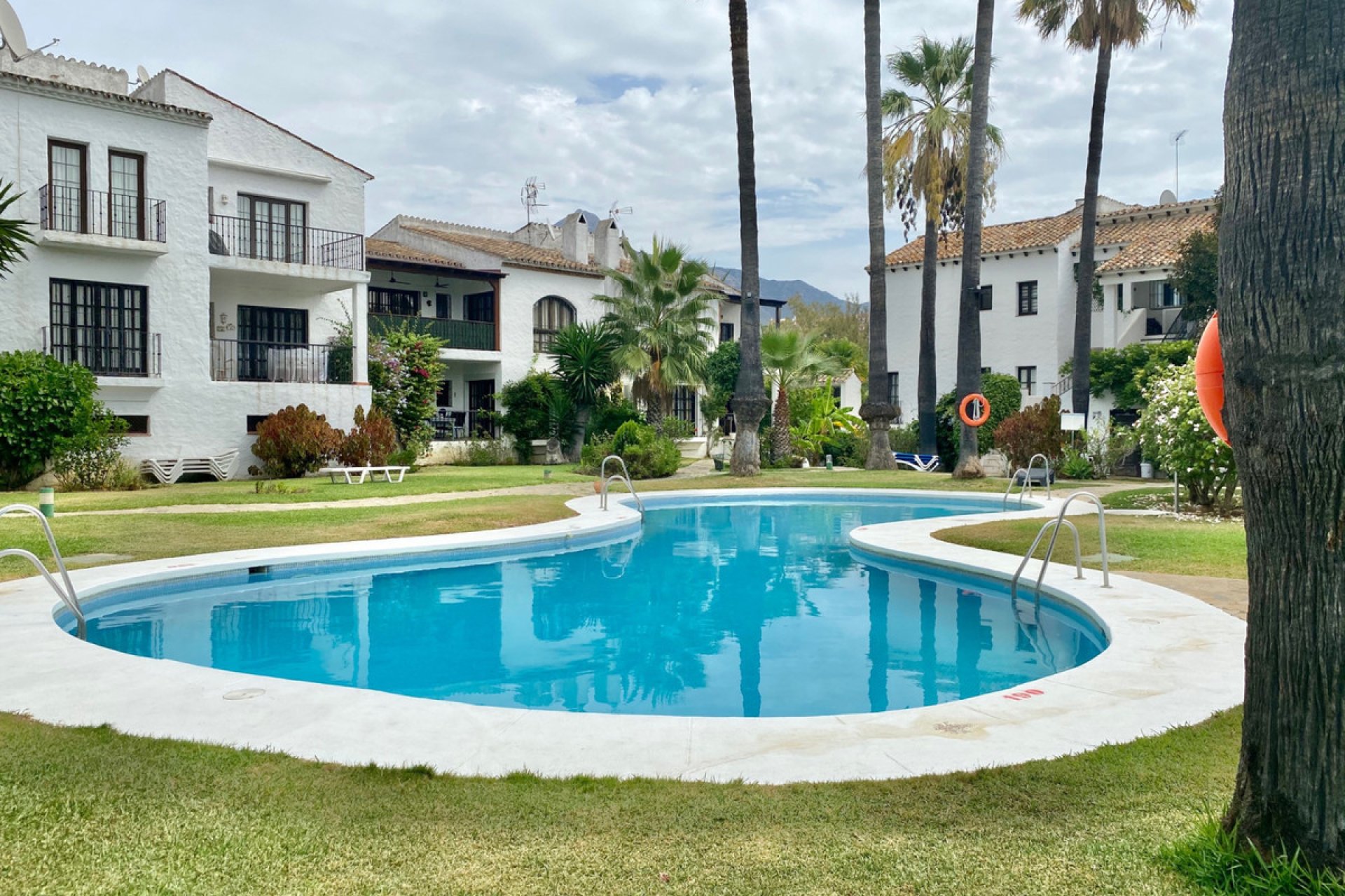 Resale - Ground floor apartment - Marbella - Nueva Andalucia