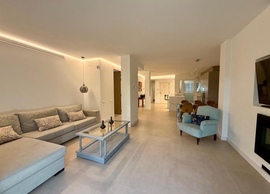 Resale - Ground floor apartment - Marbella - Nueva Andalucia