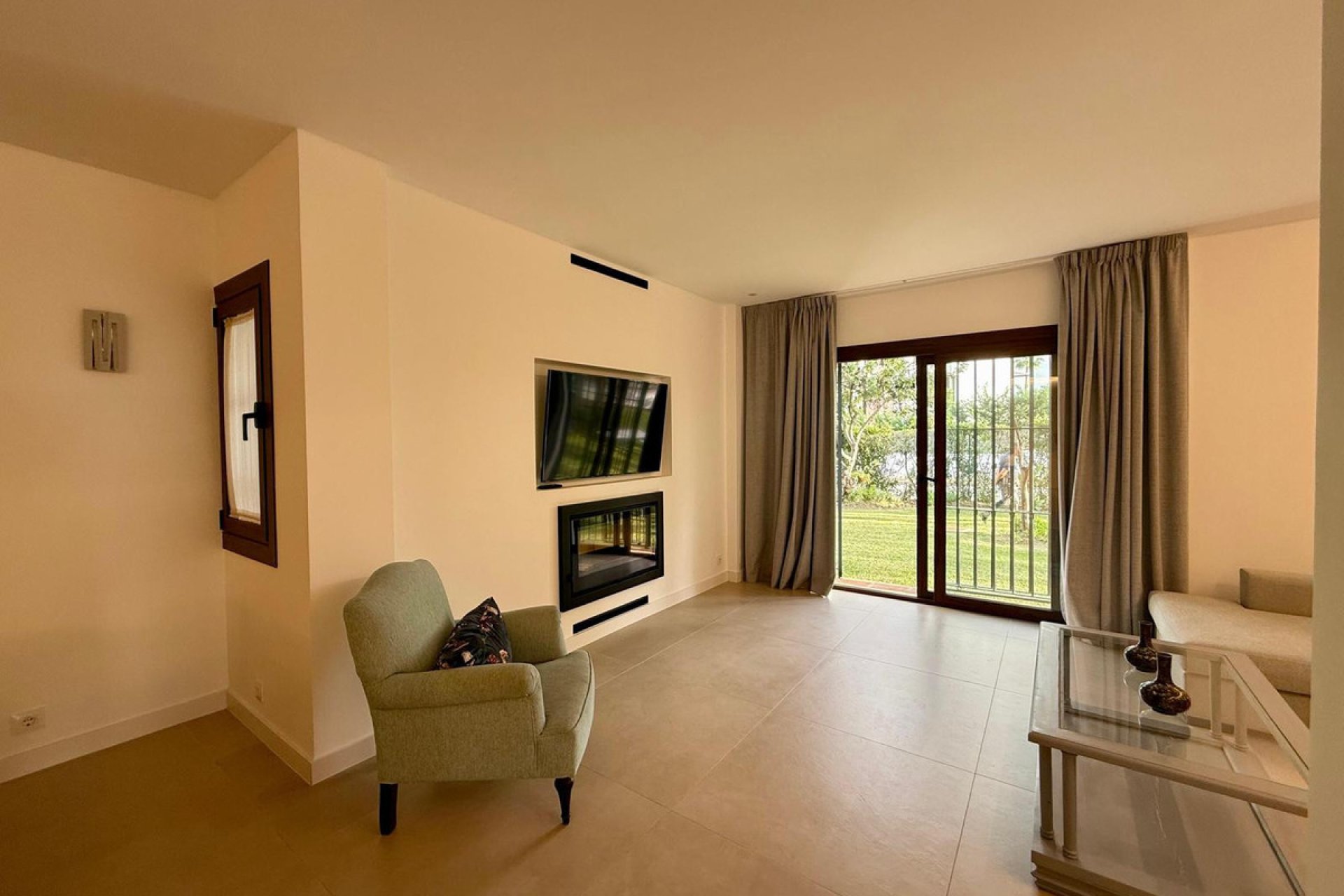 Resale - Ground floor apartment - Marbella - Nueva Andalucia