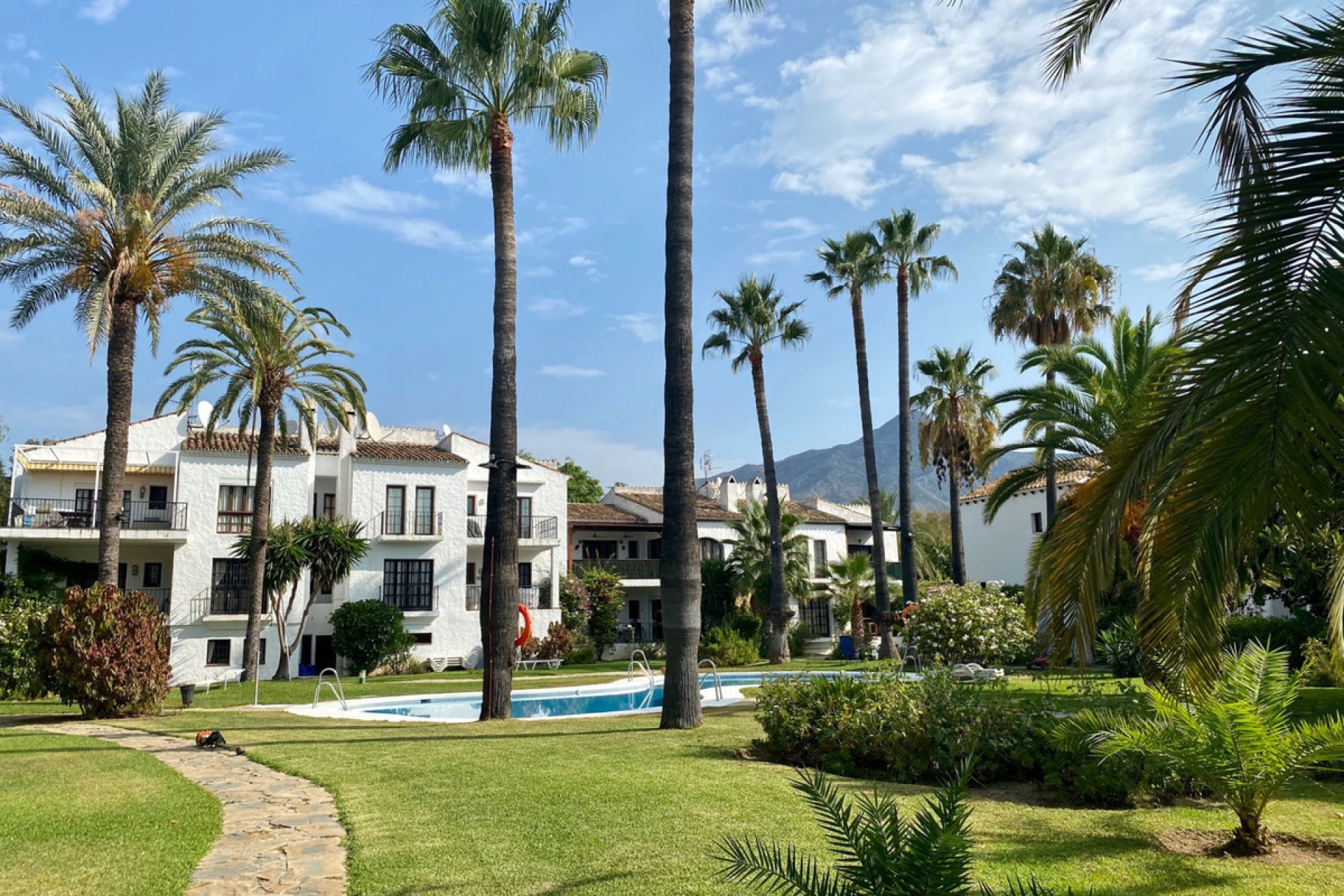 Resale - Ground floor apartment - Marbella - Nueva Andalucia