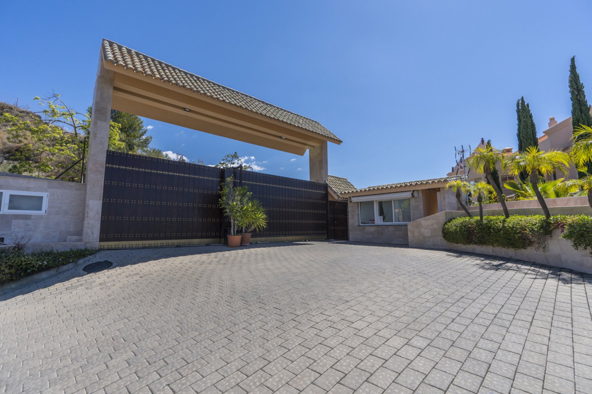 Resale - Ground floor apartment - Marbella - Nueva Andalucia