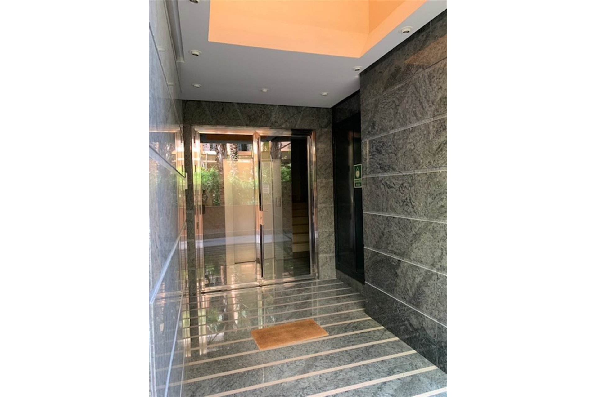 Resale - Ground floor apartment - Marbella - Nueva Andalucia