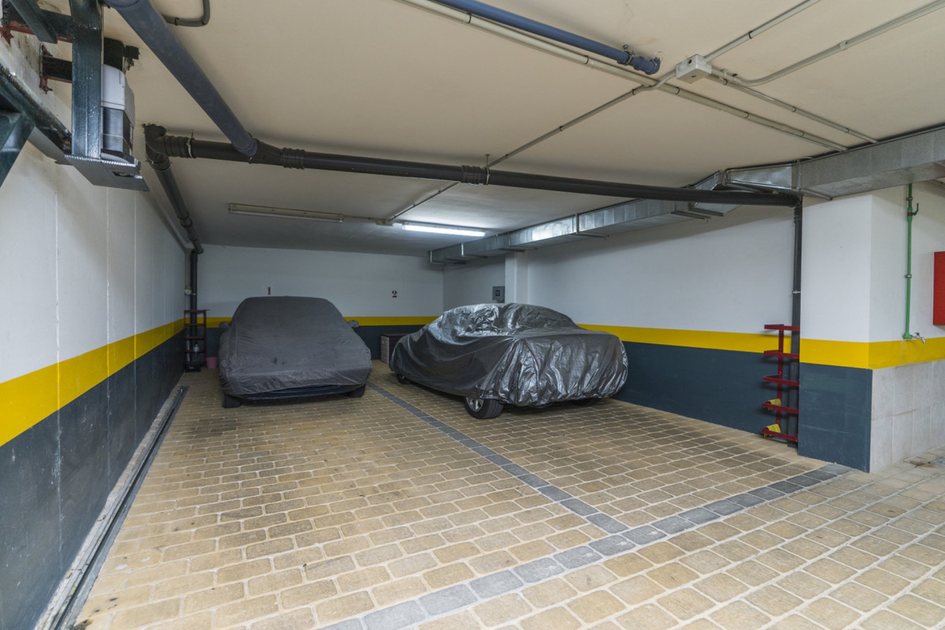 Resale - Ground floor apartment - Marbella - Nueva Andalucia