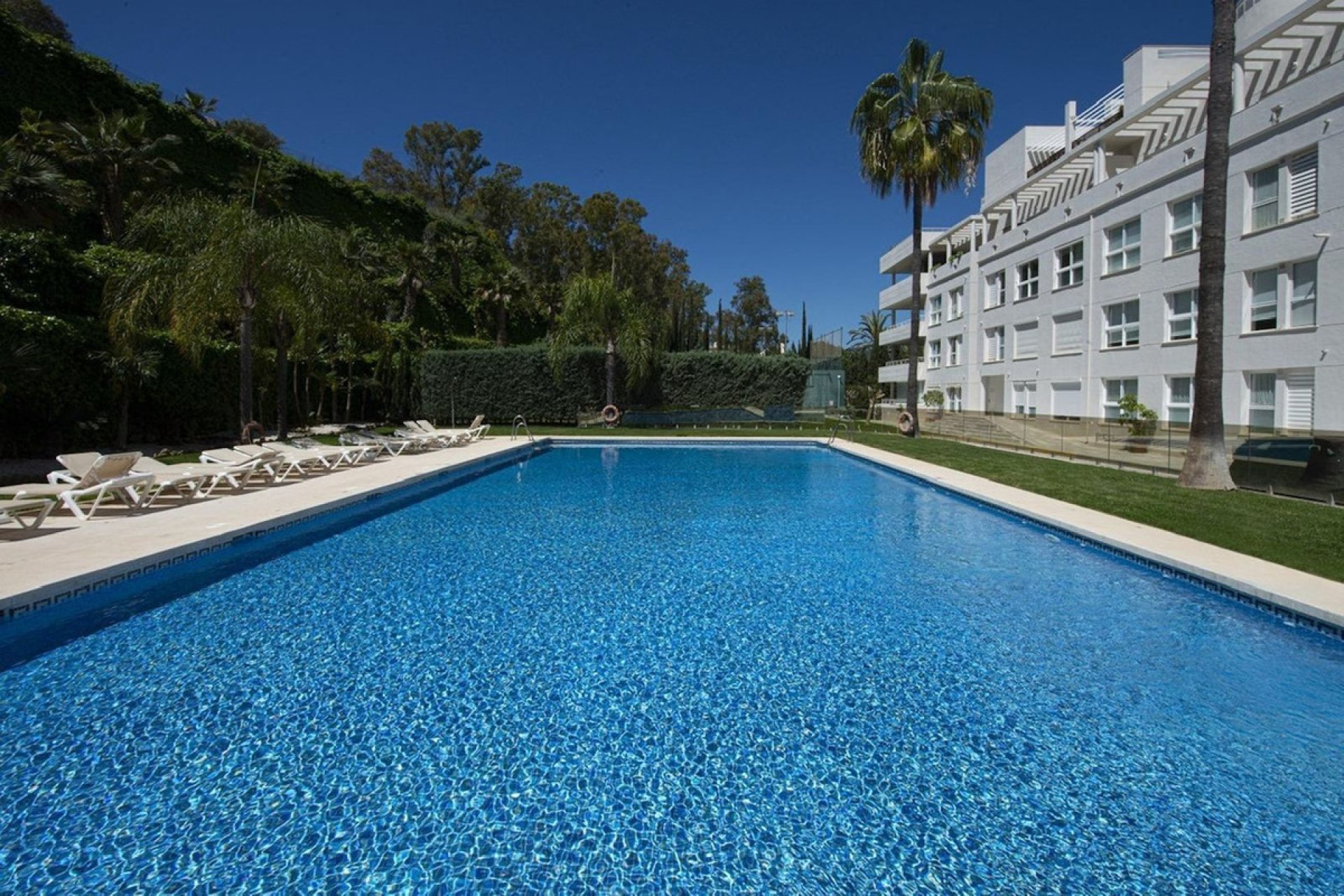Resale - Ground floor apartment - Marbella - Nueva Andalucia