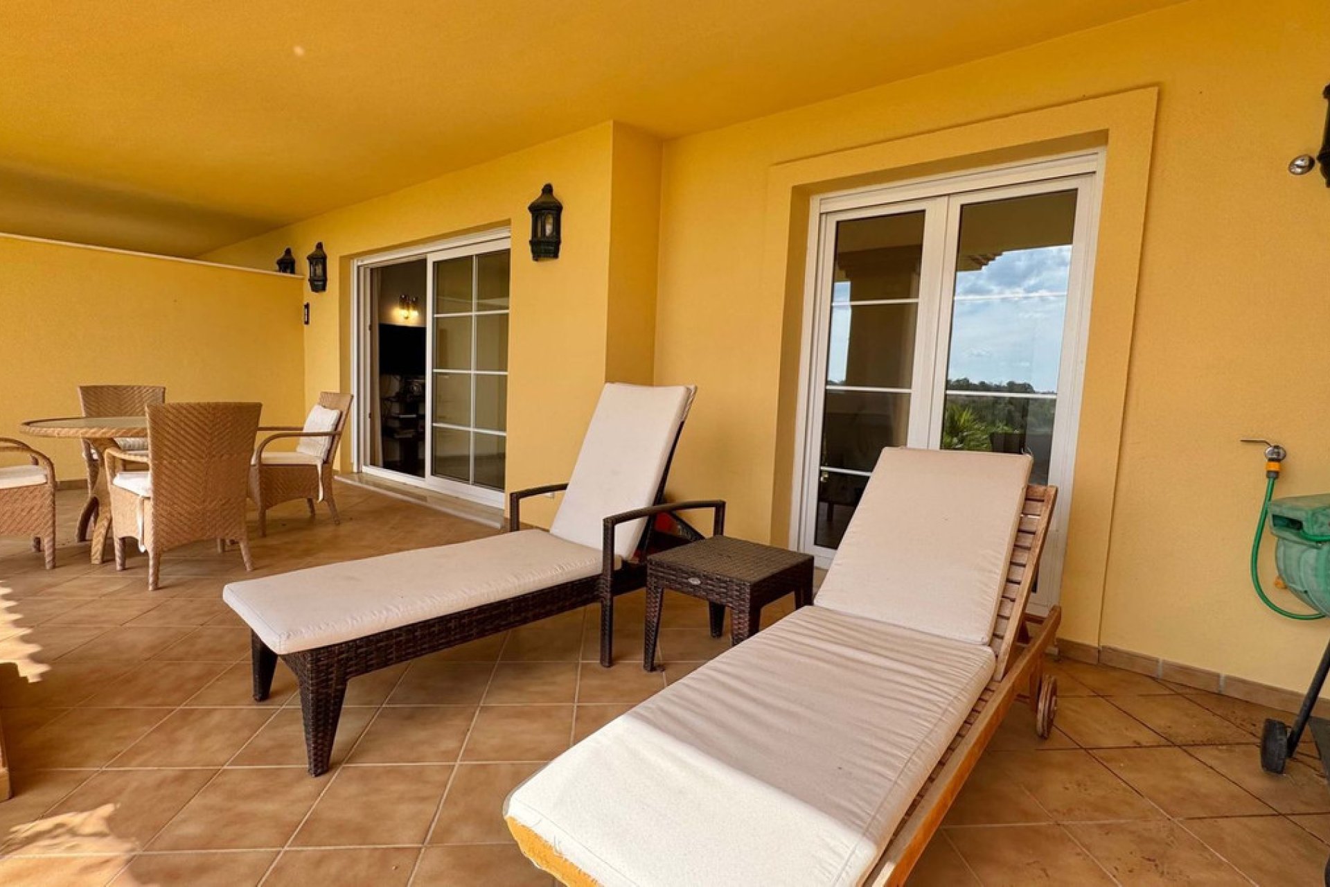 Resale - Ground floor apartment - Marbella - Nueva Andalucia