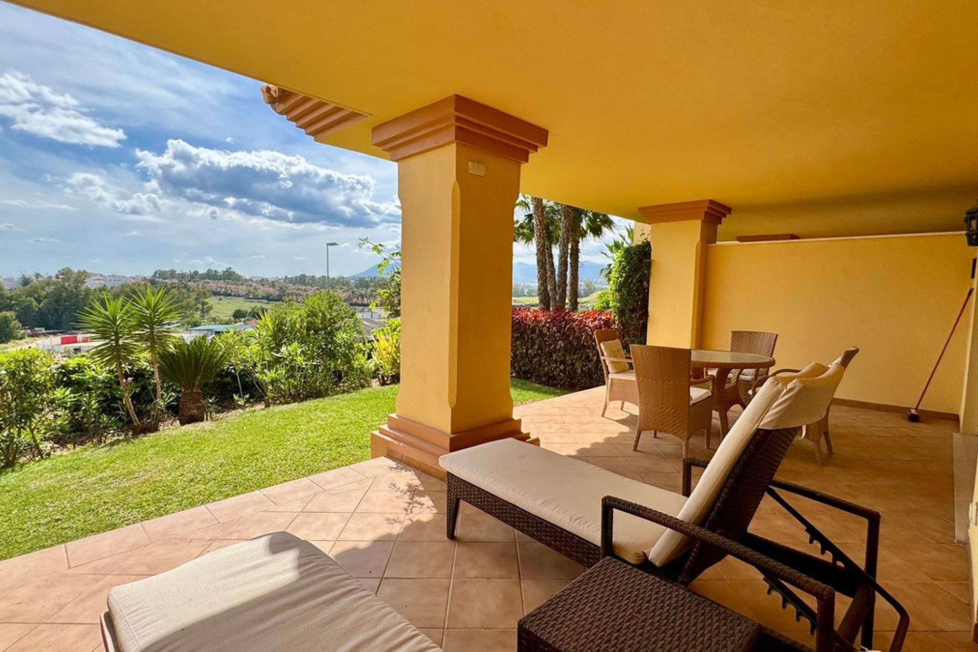 Resale - Ground floor apartment - Marbella - Nueva Andalucia