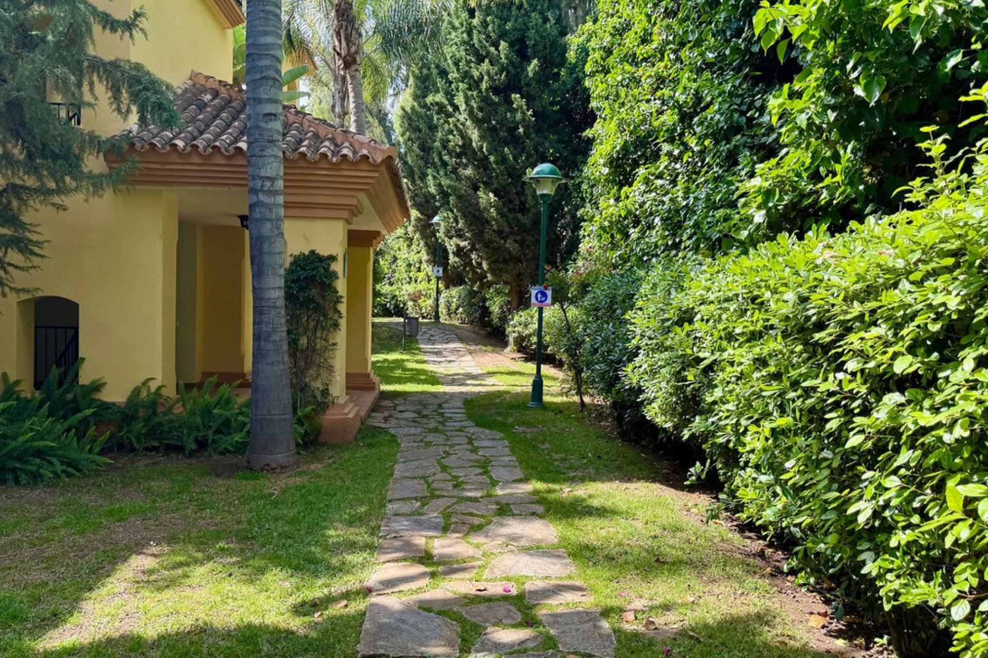 Resale - Ground floor apartment - Marbella - Nueva Andalucia