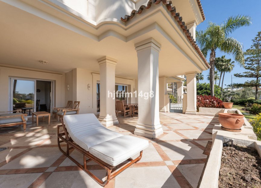 Resale - Ground floor apartment - Marbella - Nueva Andalucia