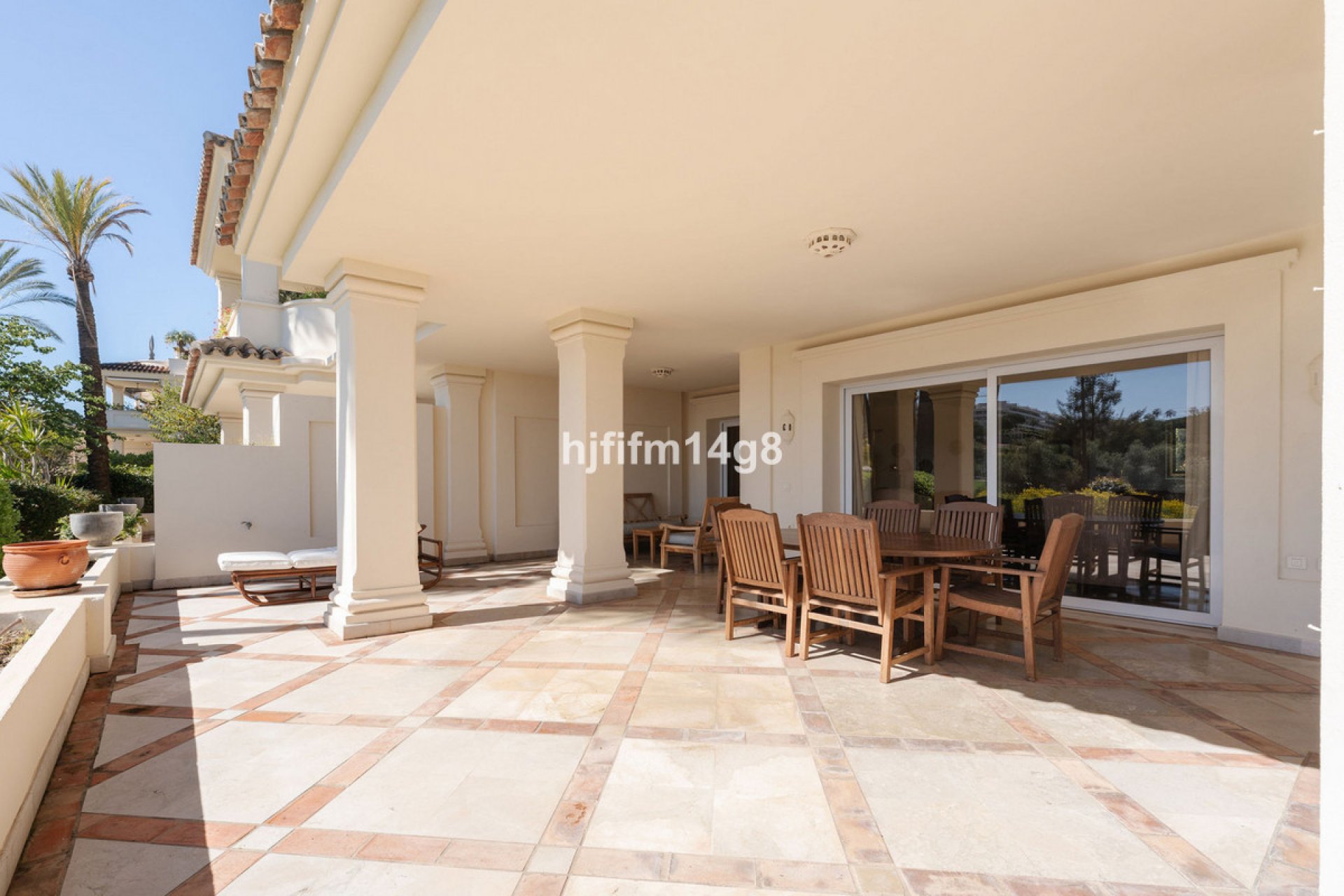 Resale - Ground floor apartment - Marbella - Nueva Andalucia