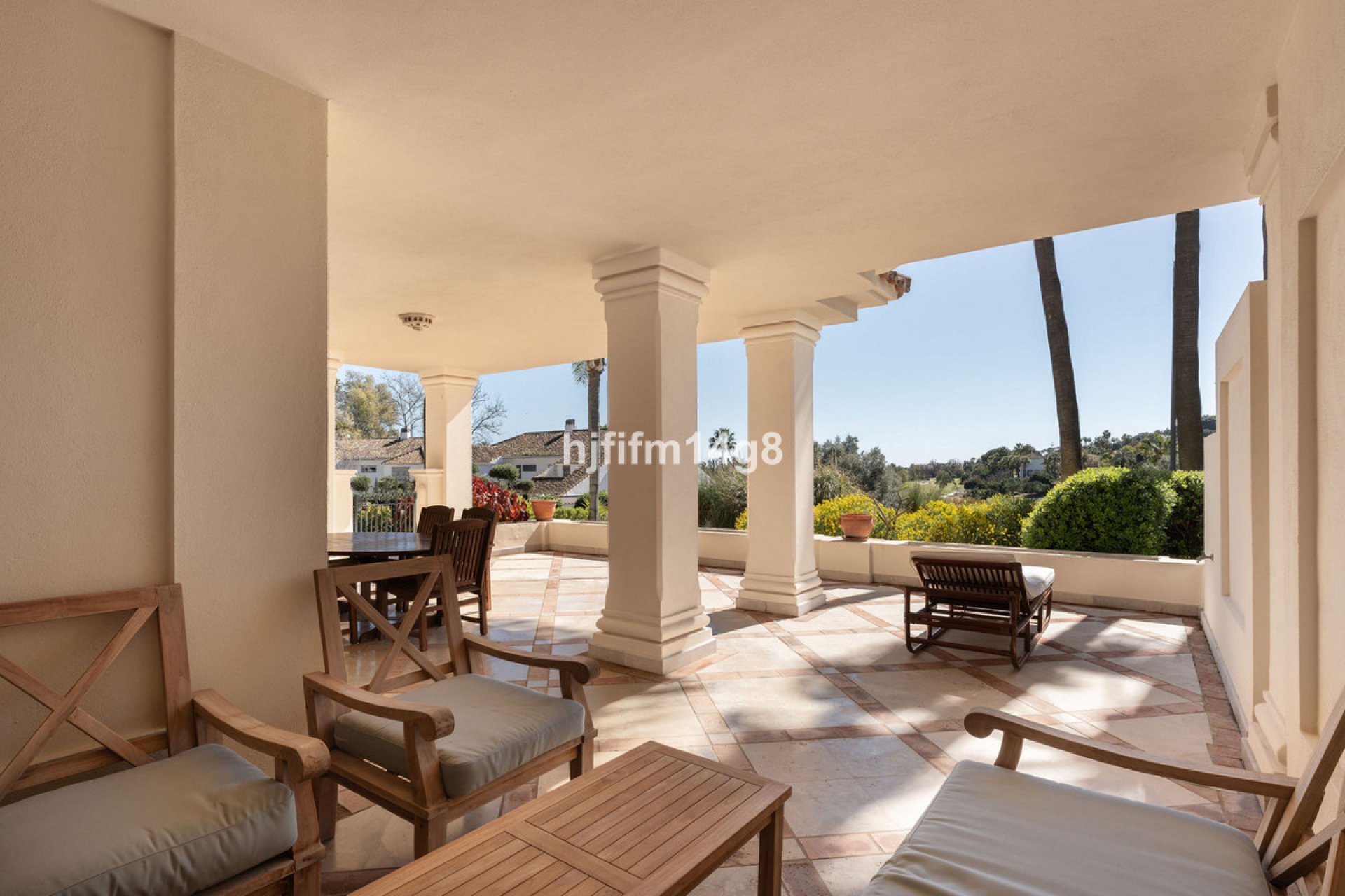 Resale - Ground floor apartment - Marbella - Nueva Andalucia