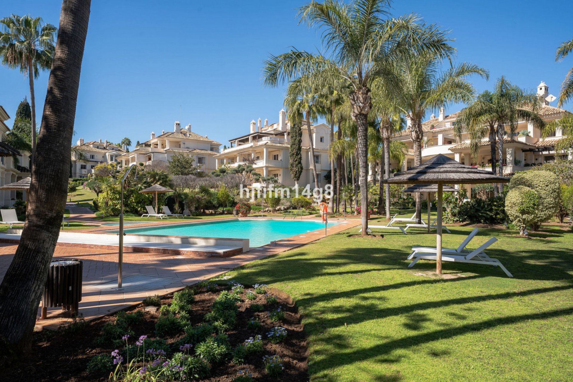 Resale - Ground floor apartment - Marbella - Nueva Andalucia