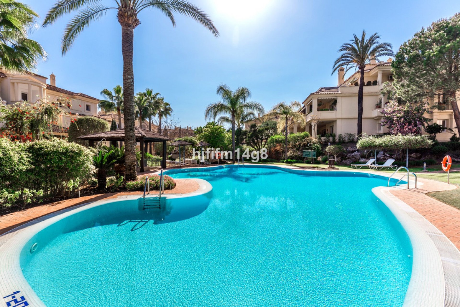 Resale - Ground floor apartment - Marbella - Nueva Andalucia
