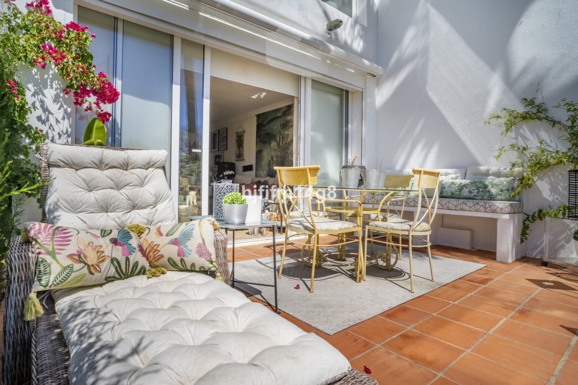 Resale - Ground floor apartment - Marbella - Nueva Andalucia