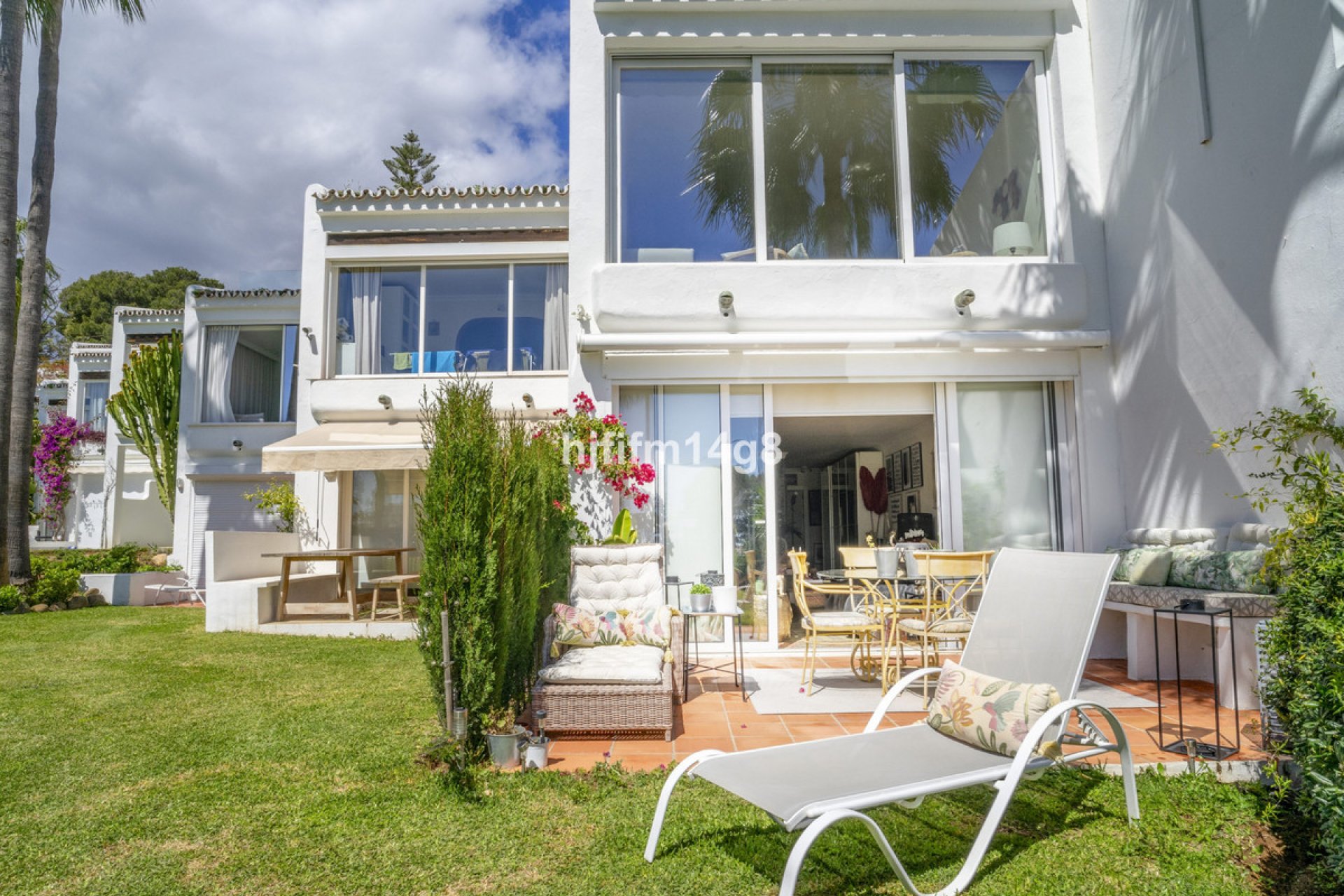 Resale - Ground floor apartment - Marbella - Nueva Andalucia